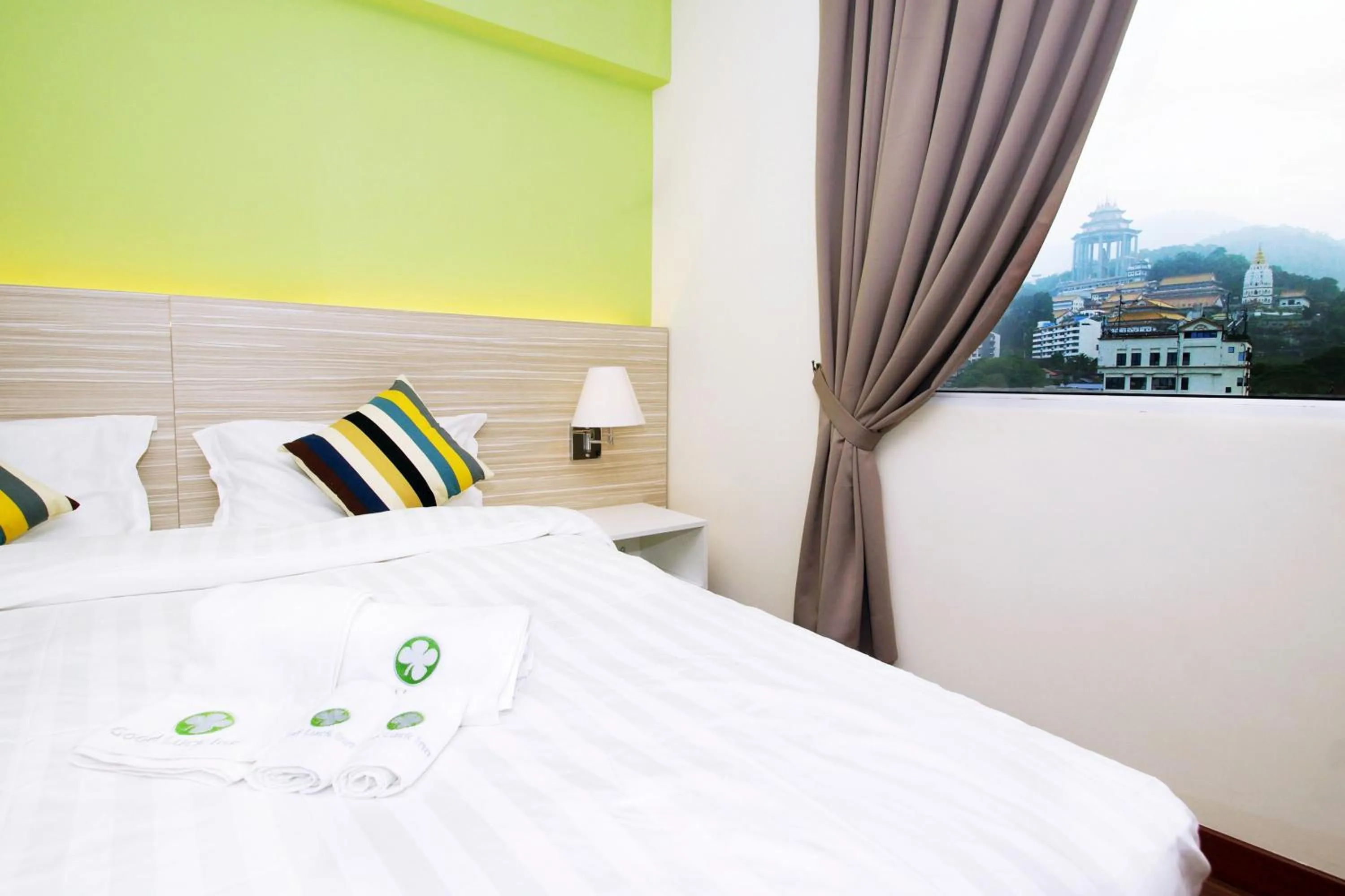 Bedroom, Bed in Good Luck Inn