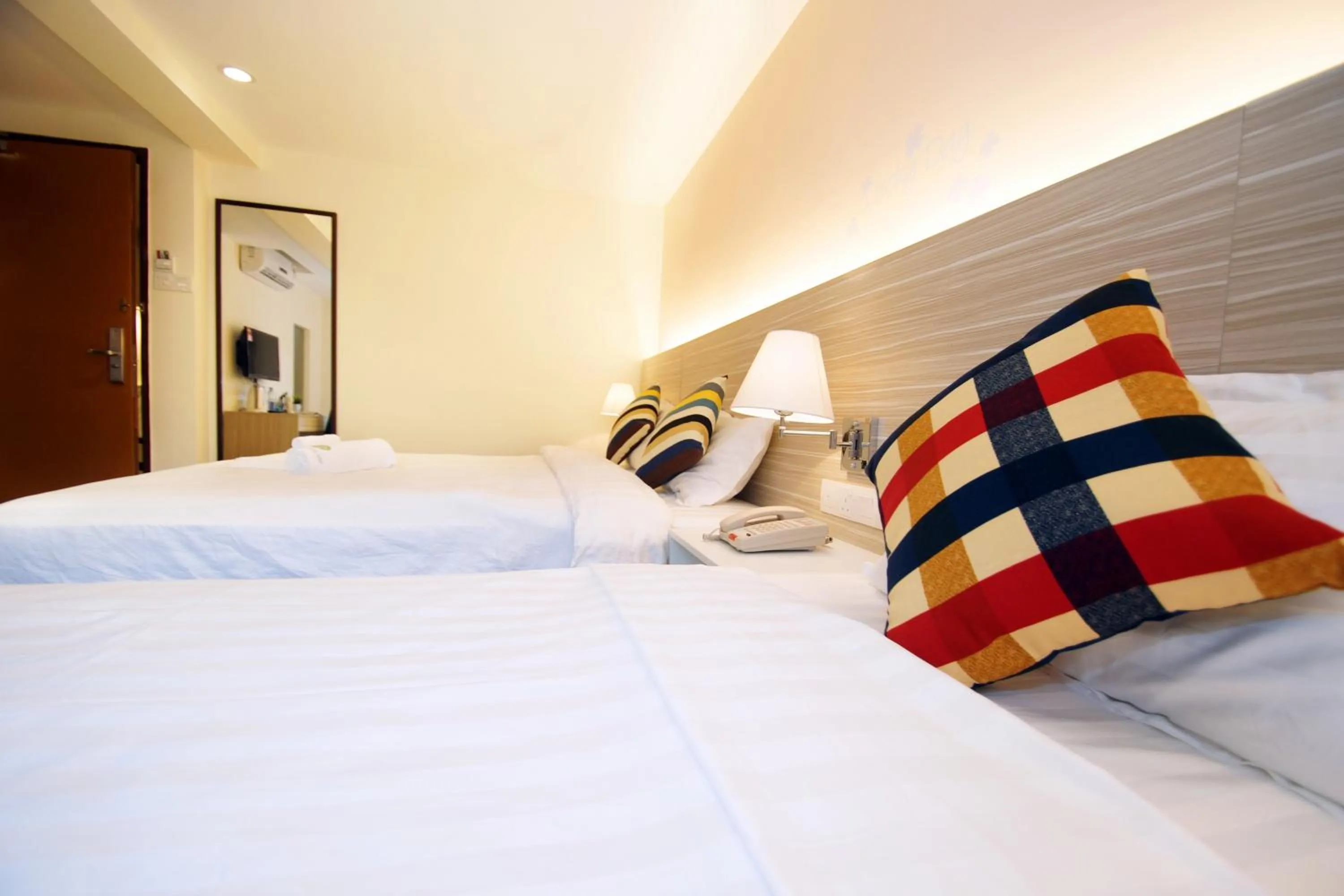 Bedroom, Bed in Good Luck Inn