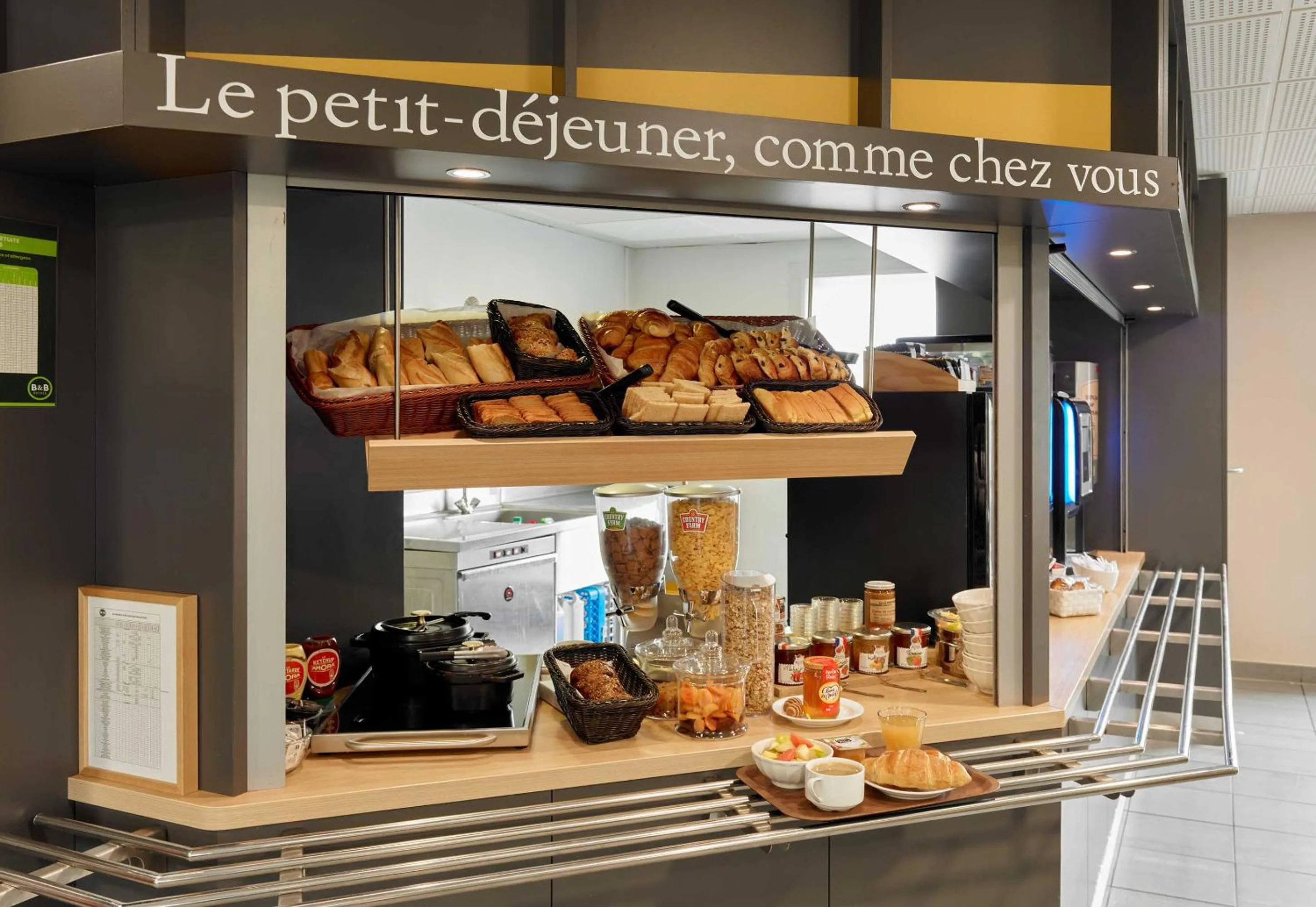 Buffet breakfast in B&B HOTEL Paris Romainville Noisy-le-Sec