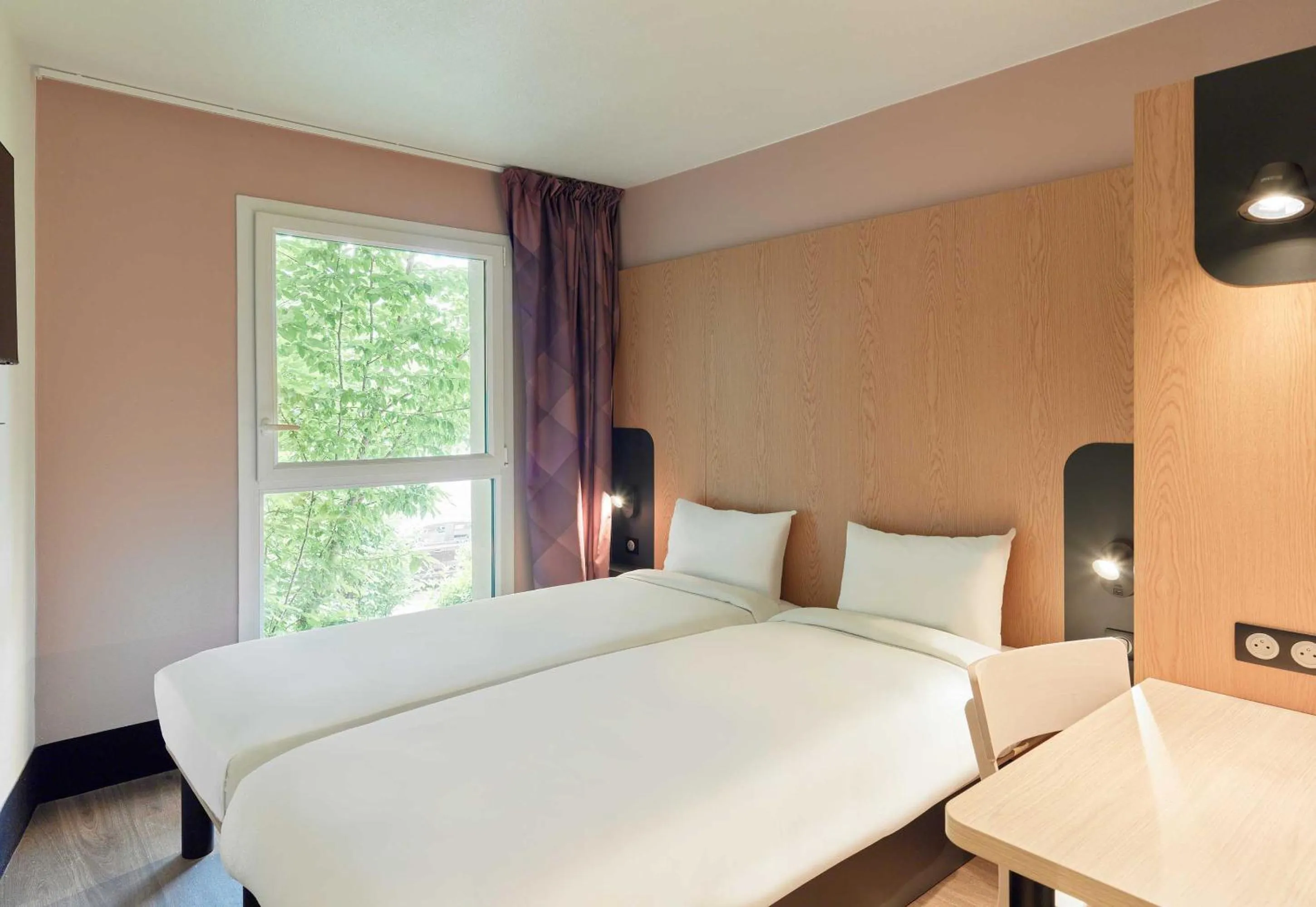 Bedroom, Bed in B&B HOTEL Paris Romainville Noisy-le-Sec