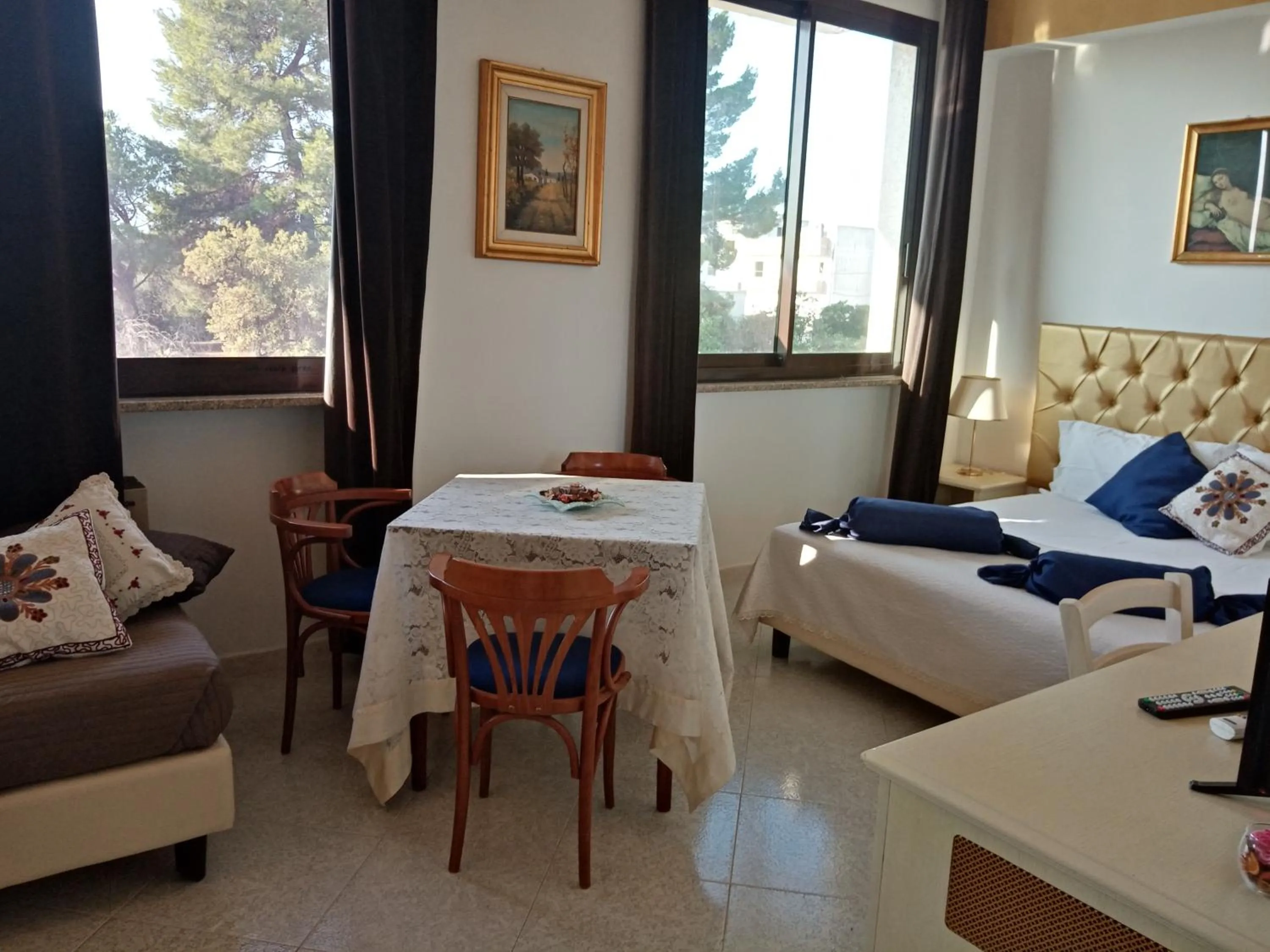 Photo of the whole room in B&B la Maison