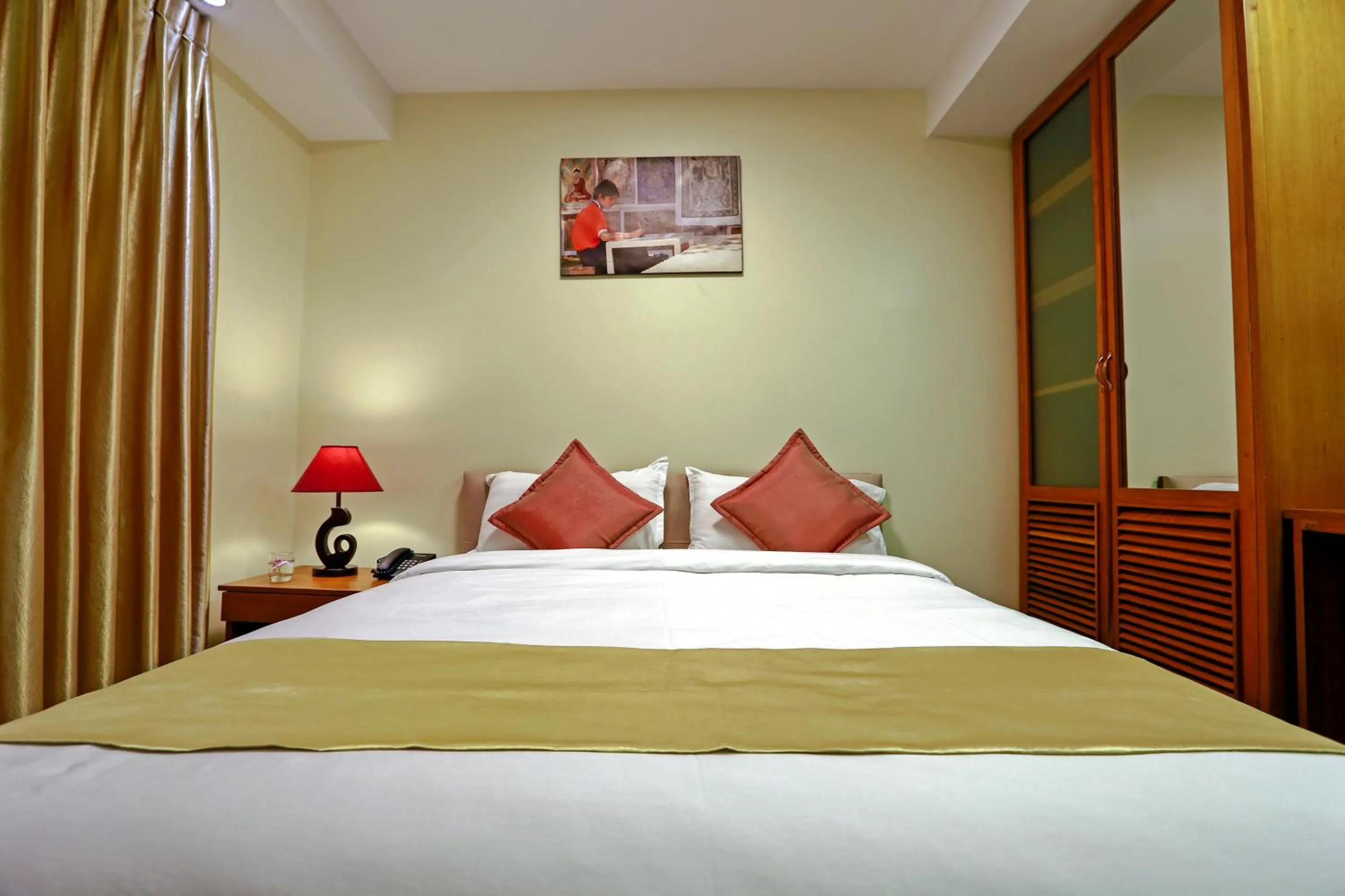 Bed in Ambassador Hill