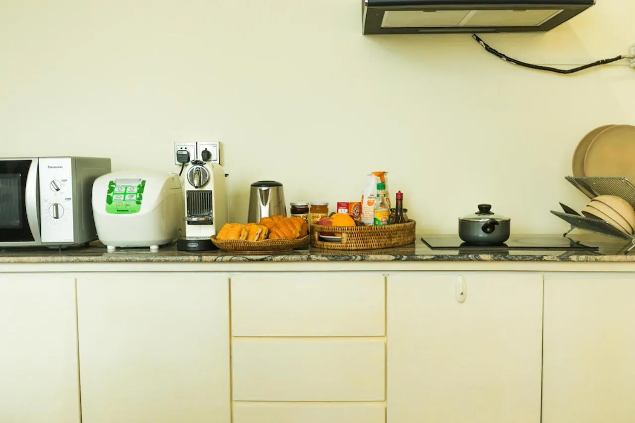 oven in Ambassador Hill