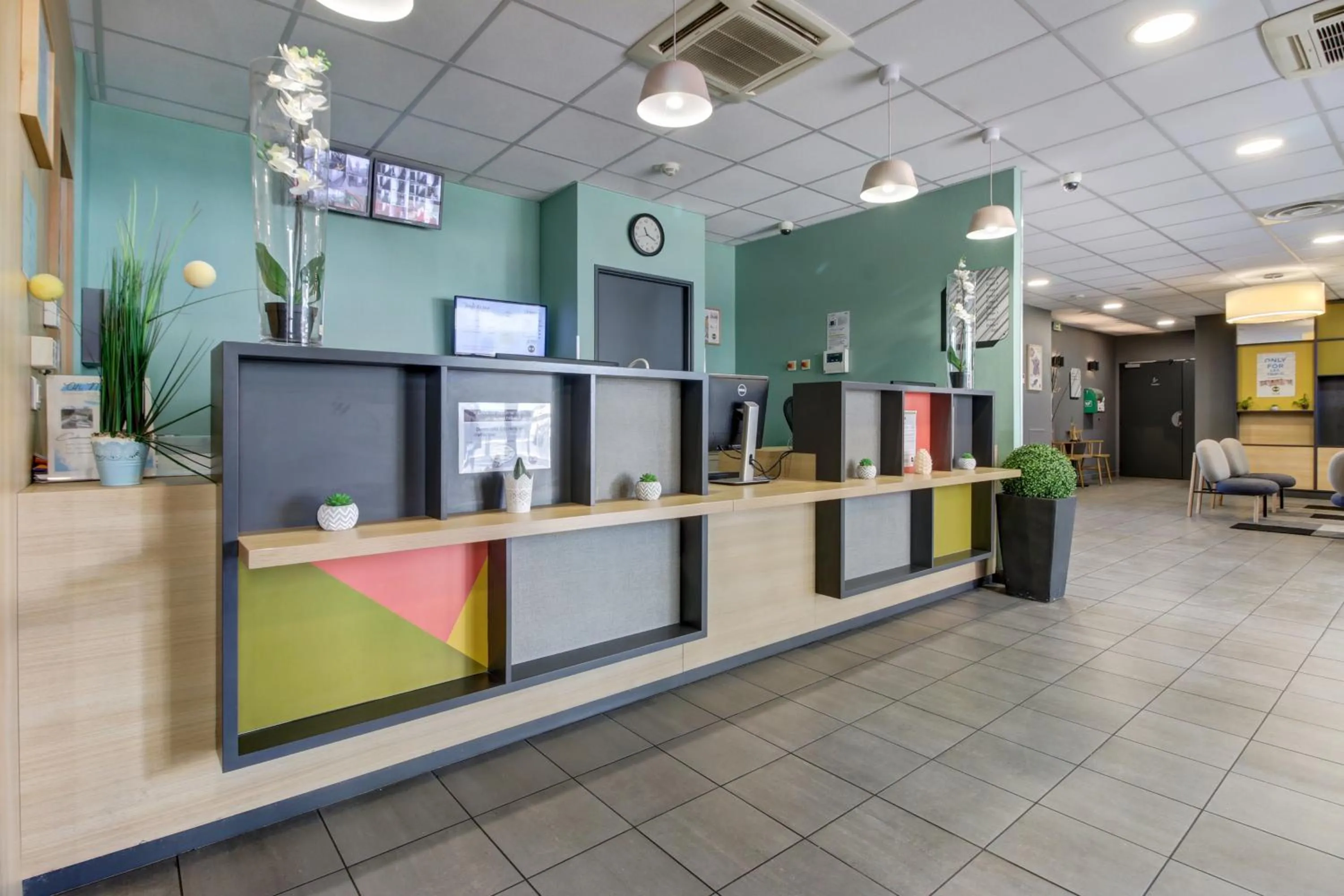 Lobby or reception in B&B HOTEL Marseille Prado Vélodrome