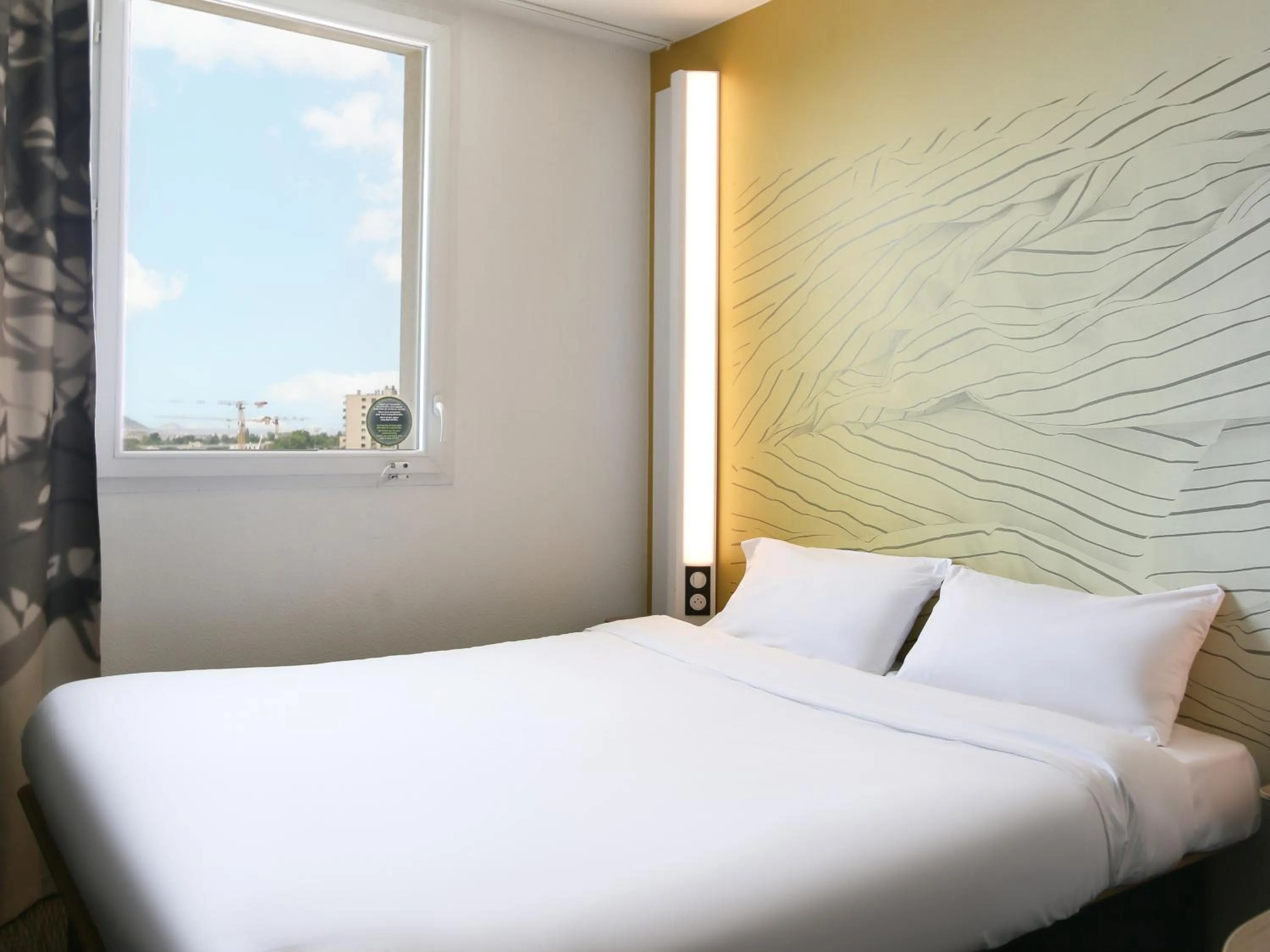 Bedroom, Bed in B&B HOTEL Marseille Prado Vélodrome