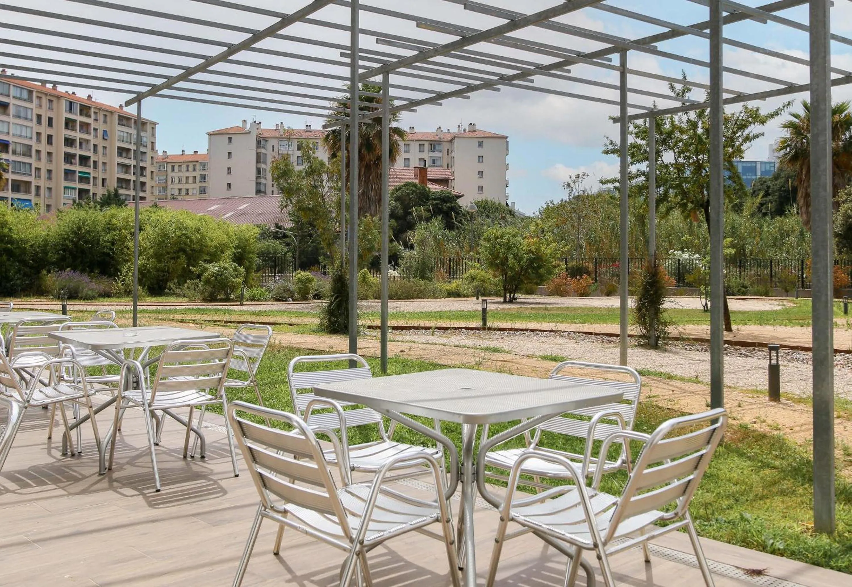 Garden in B&B HOTEL Marseille Prado Vélodrome