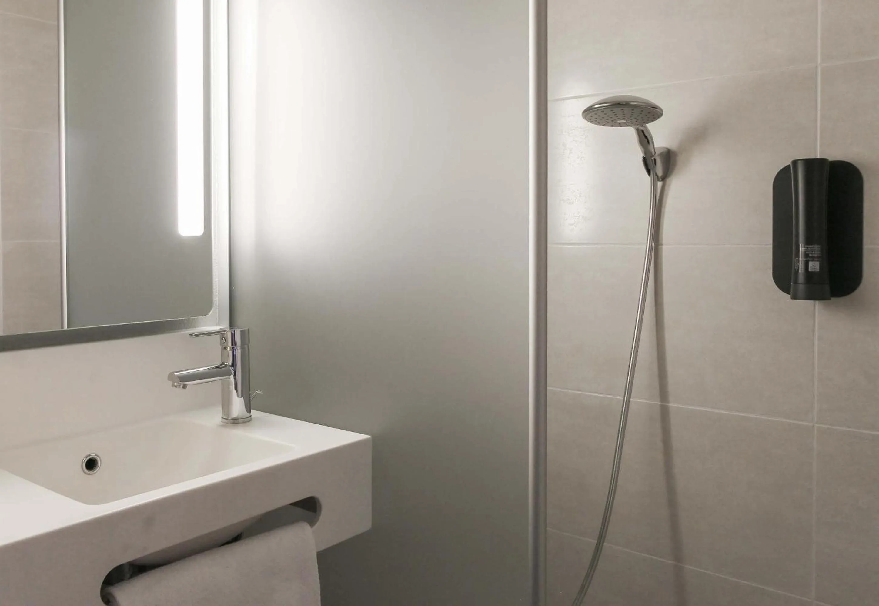 Bathroom in B&B HOTEL Marseille Prado Vélodrome