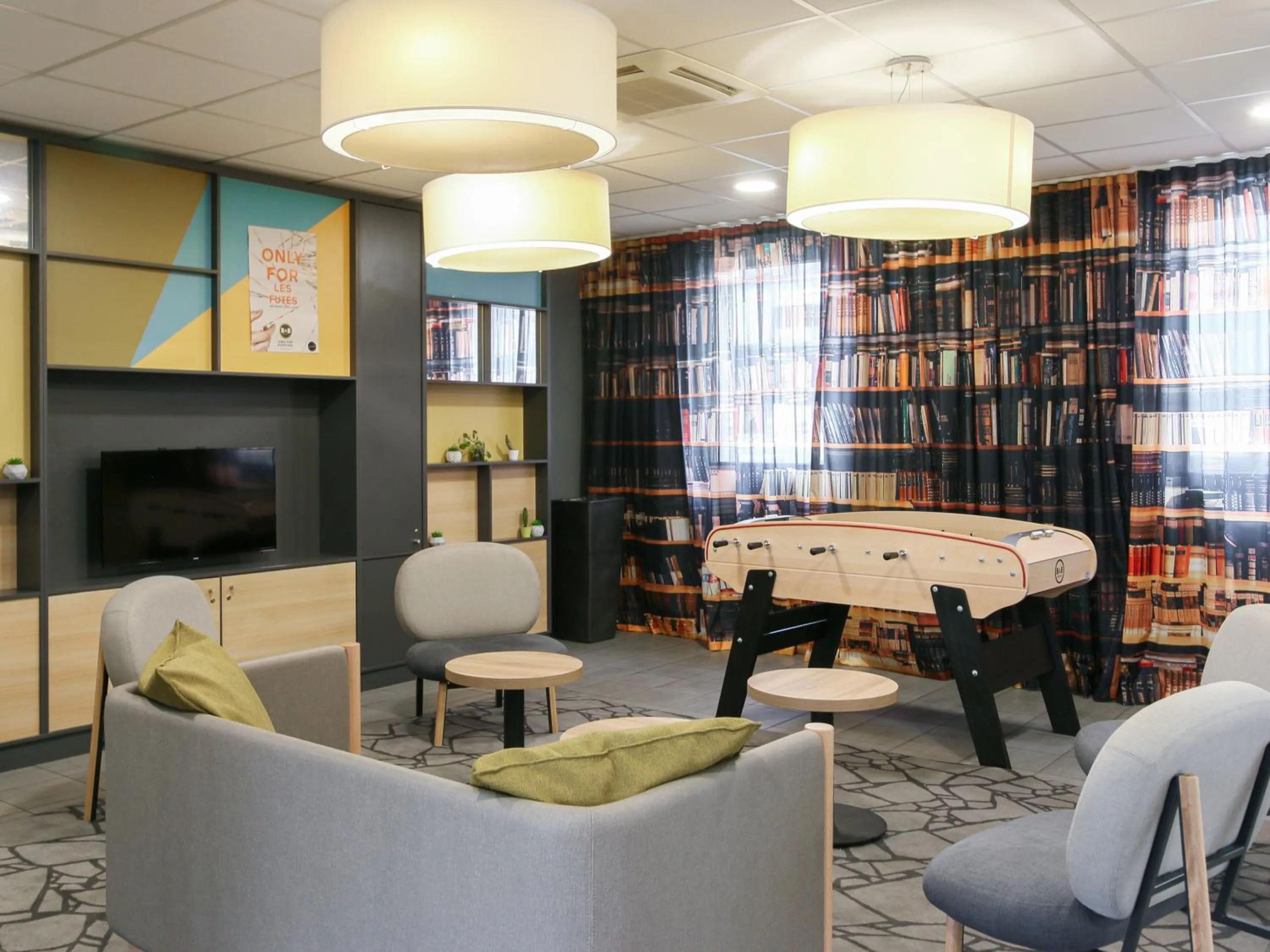 Seating area in B&B HOTEL Marseille Prado Vélodrome