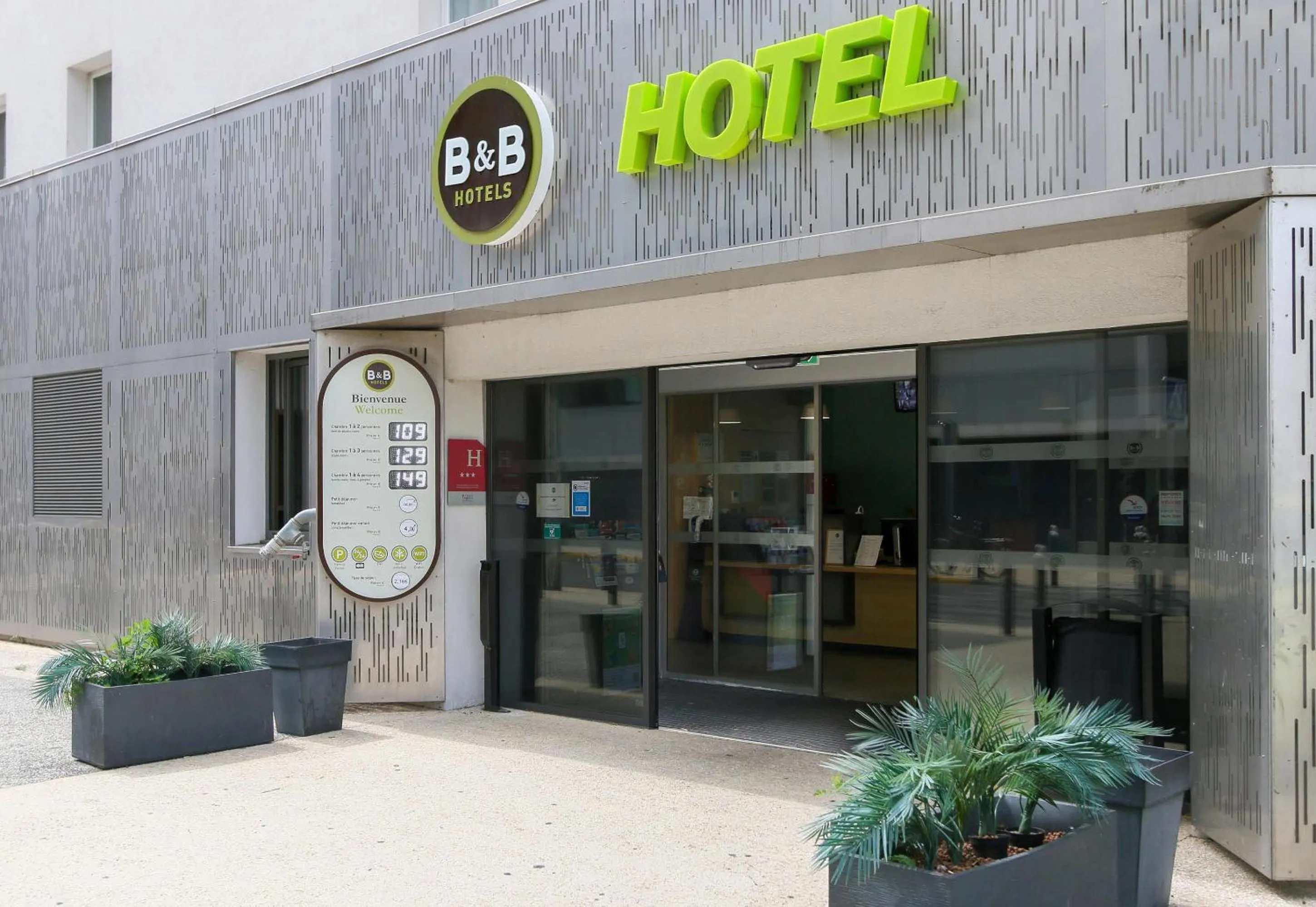 Property building in B&B HOTEL Marseille Prado Vélodrome