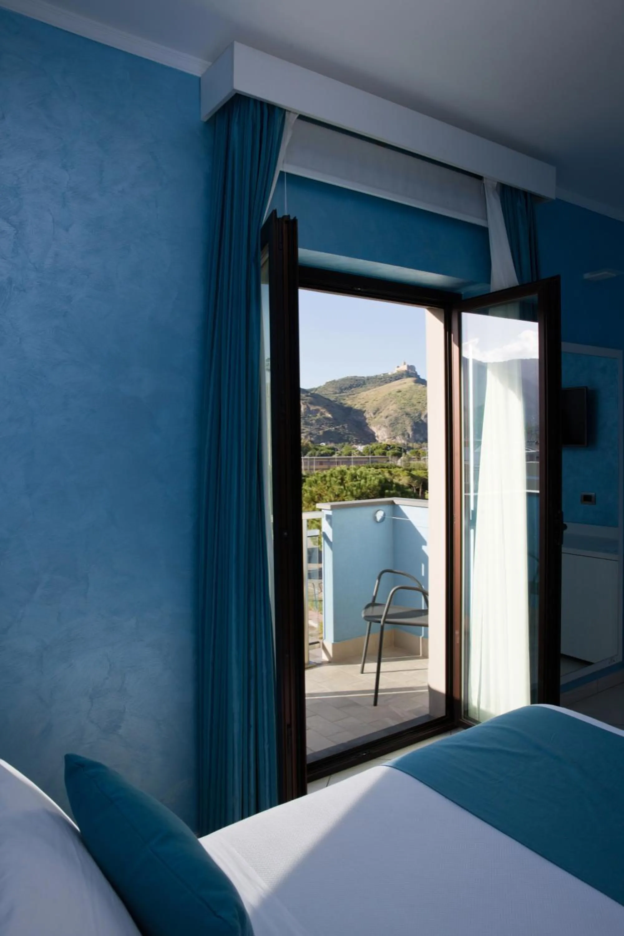 Mountain view, Bed in Hotel Riviera Azzurra