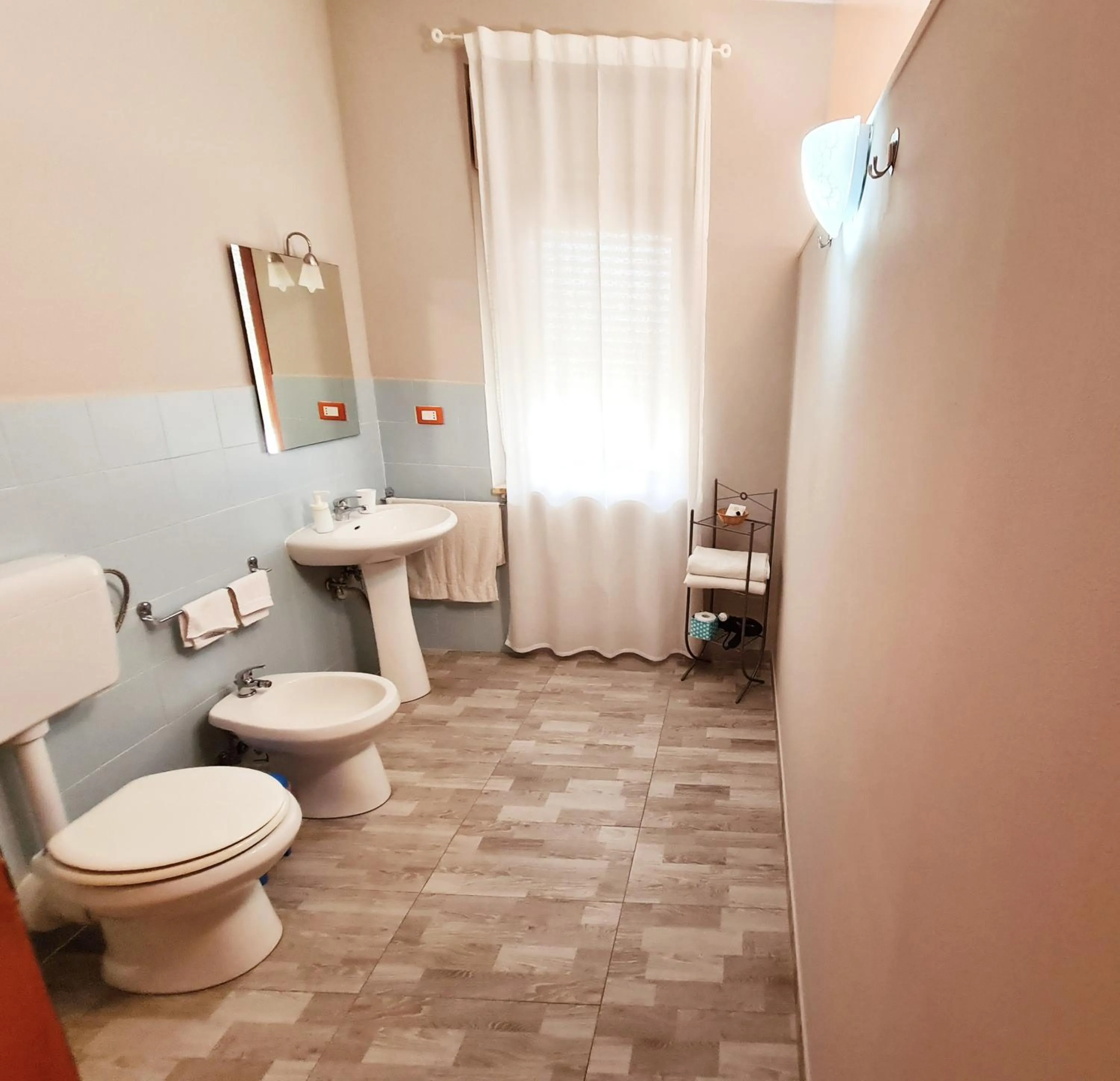 Bathroom in Affittacamere Il Terrazzo Di Archimede