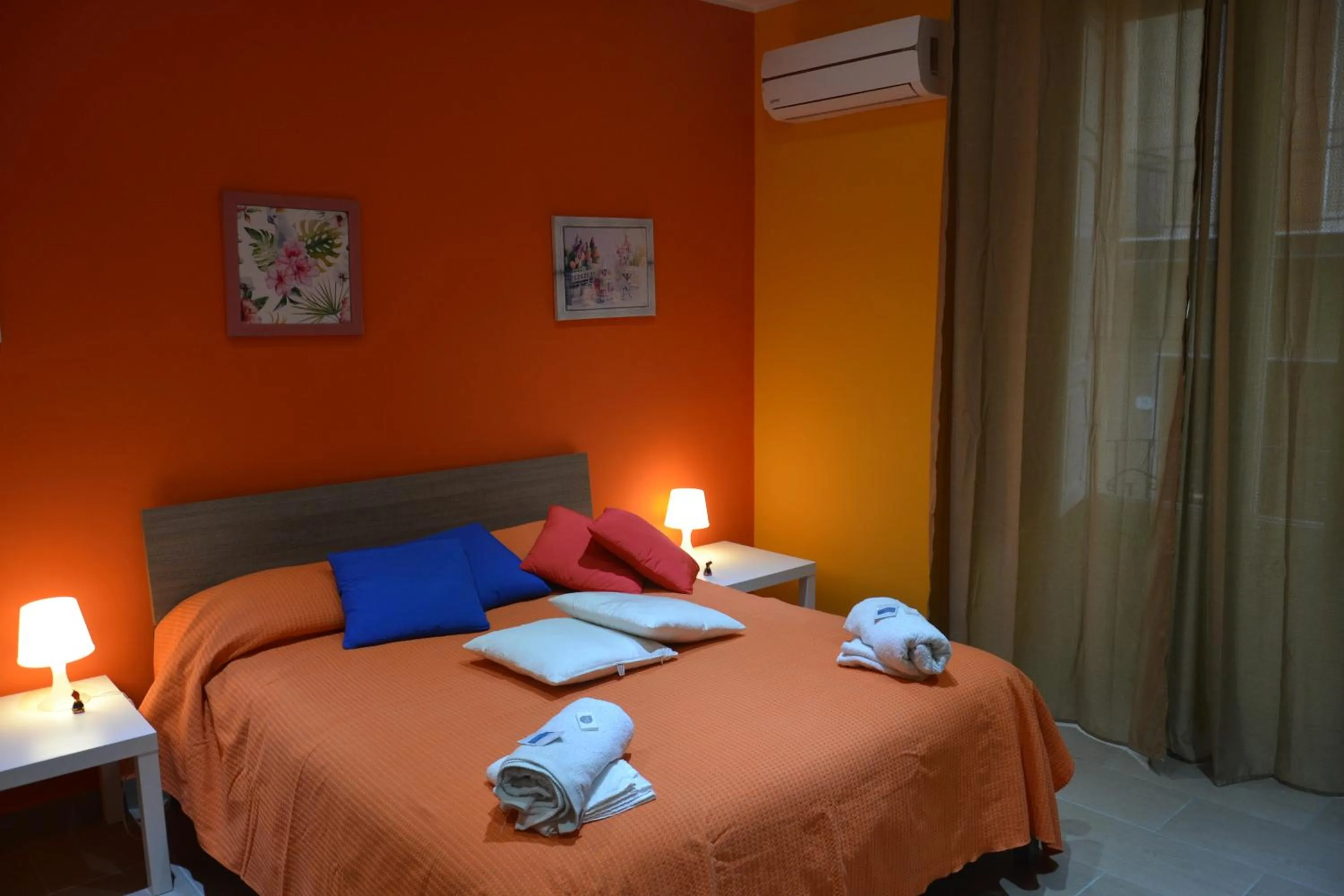 Bedroom, Bed in Bed Relax Etnaview