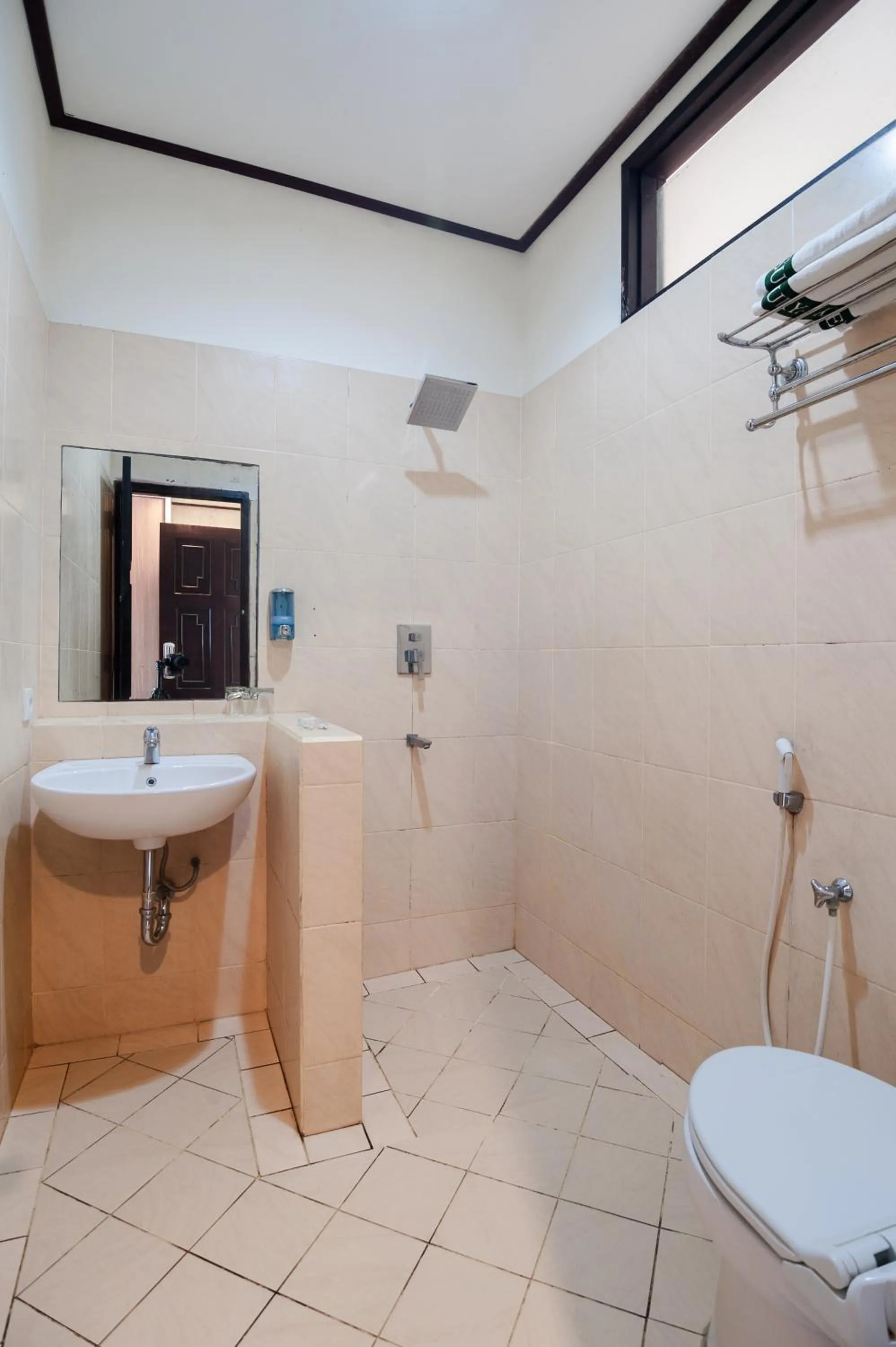 Surya Kencana Seaside Hotel