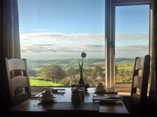 Dining area in Lathkil Hotel