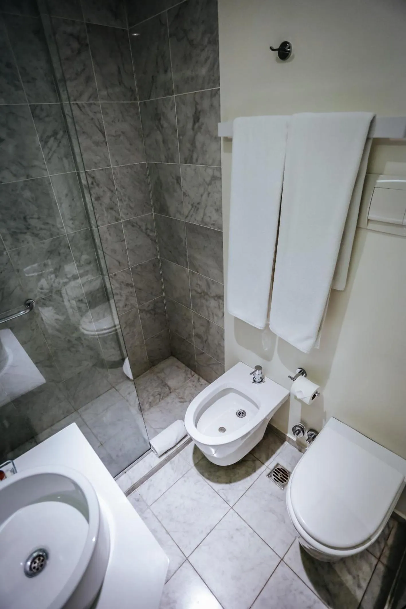 Bathroom in Hotel Arenales