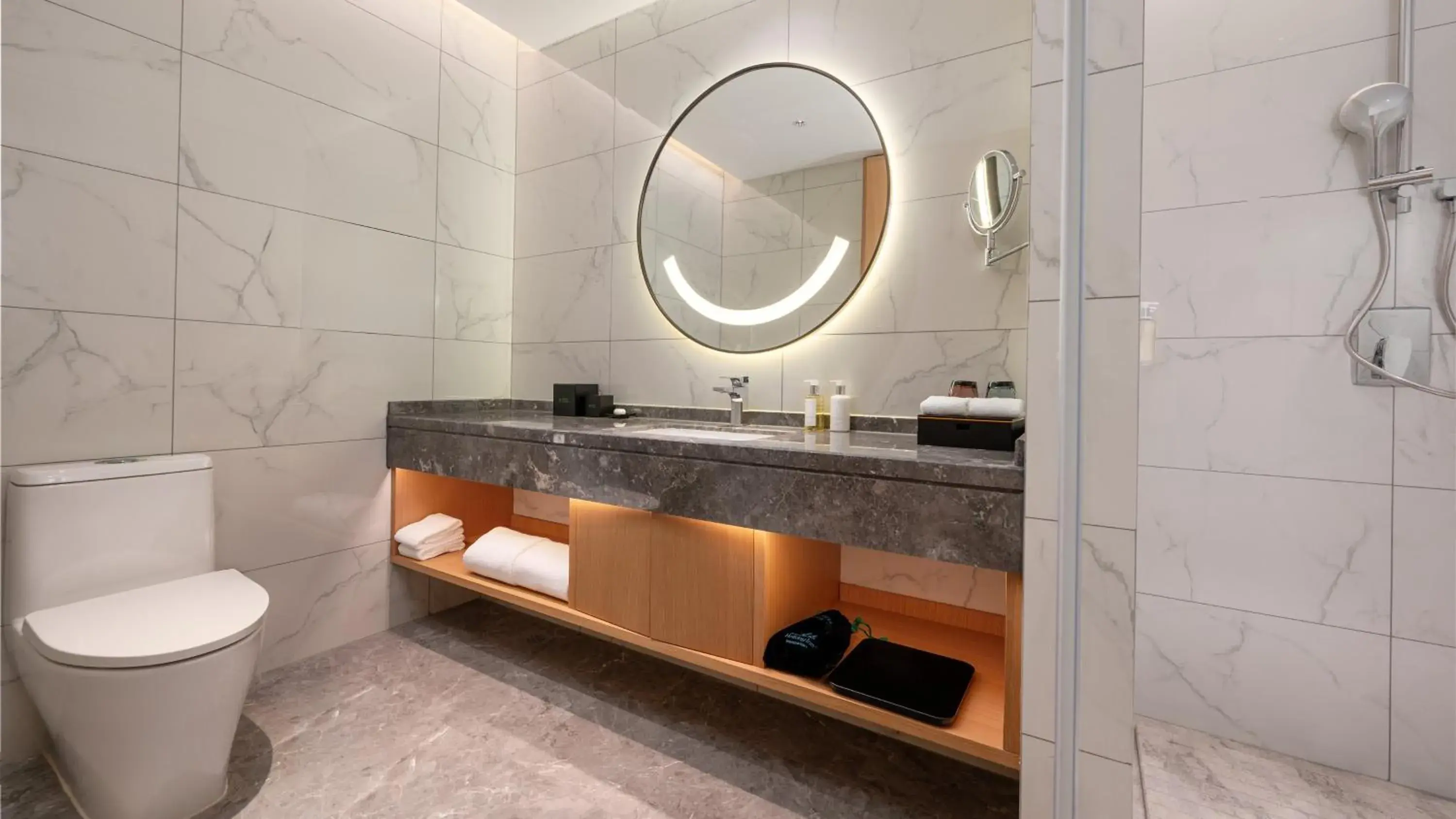 Standard King Room in Holiday Inn Weinan High-Tech Zone by IHG Standard King Room in Holiday Inn Weinan High-Tech Zone by IHG