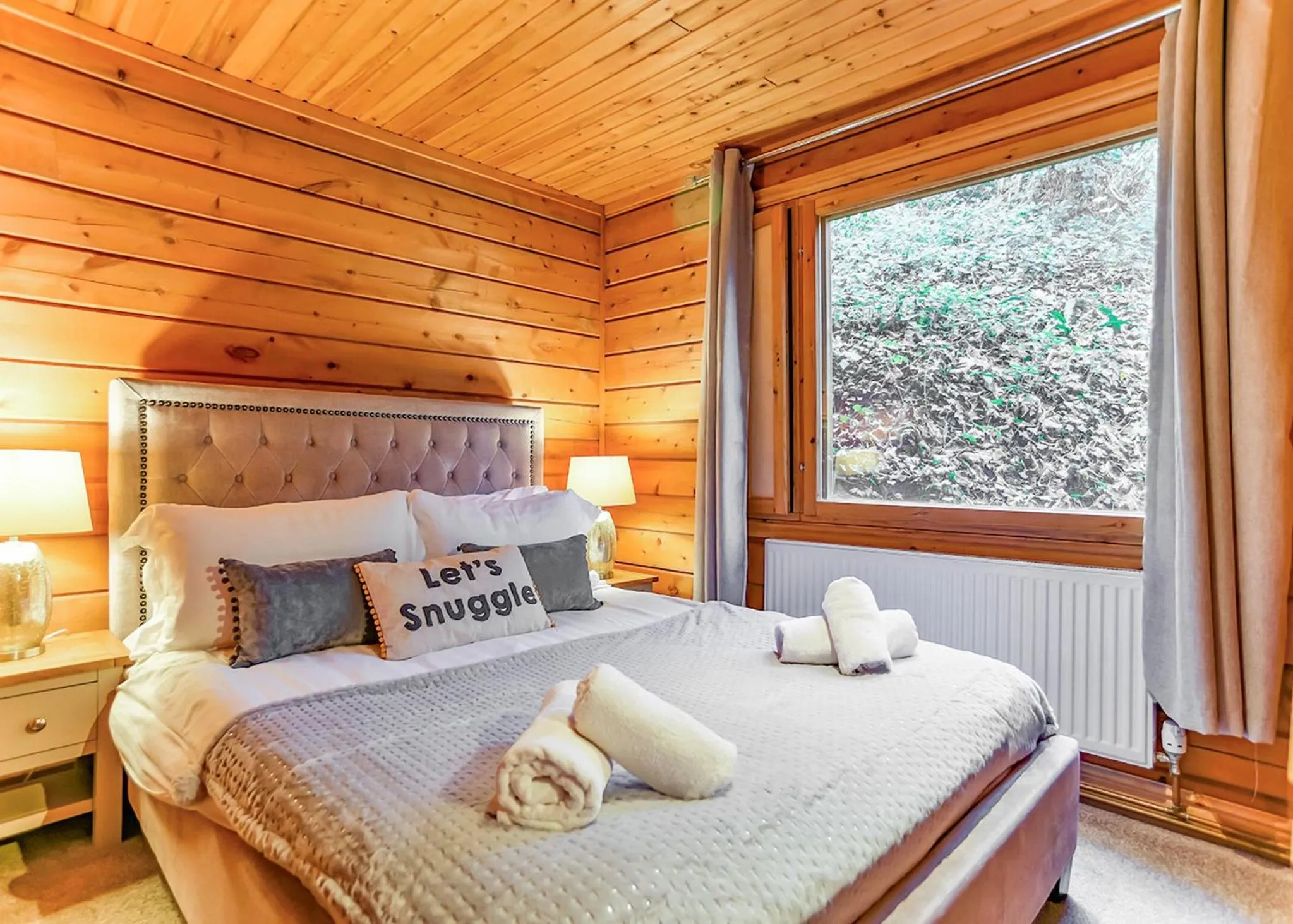 Property building, Bed in Herons Lake Retreat