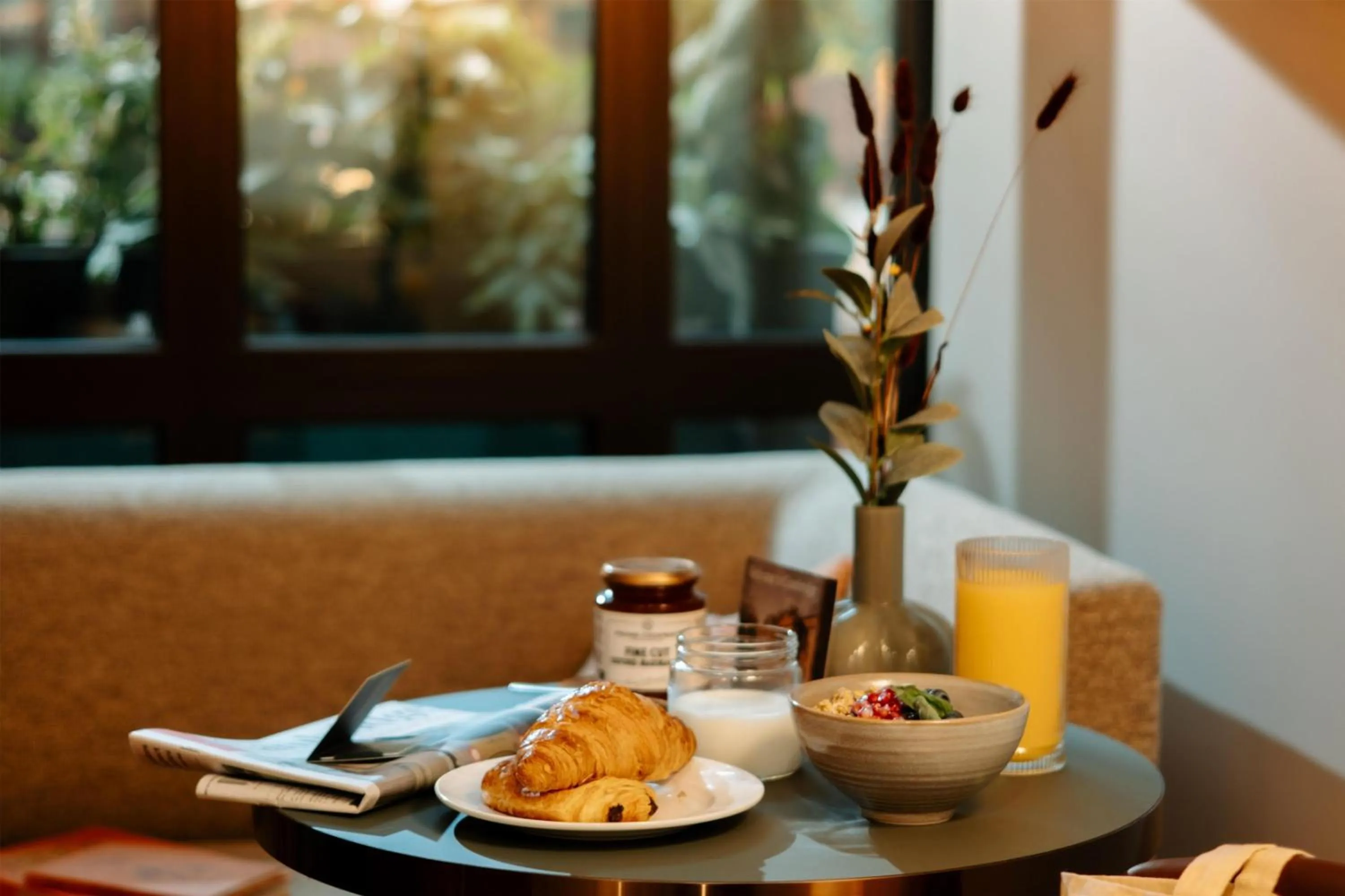 Photo of the whole room in The Hobson Cambridge by Adina