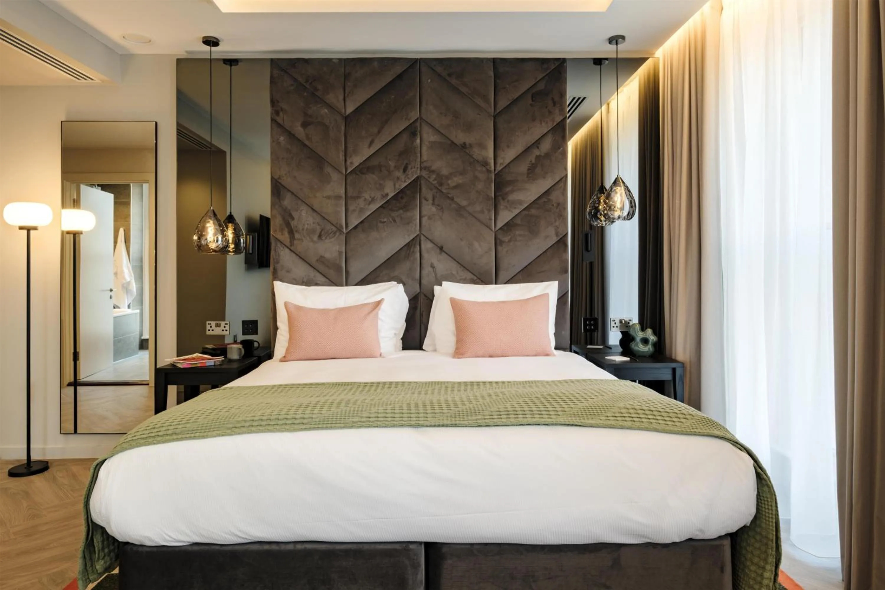 Photo of the whole room, Bed in The Wellington Glasgow by Adina