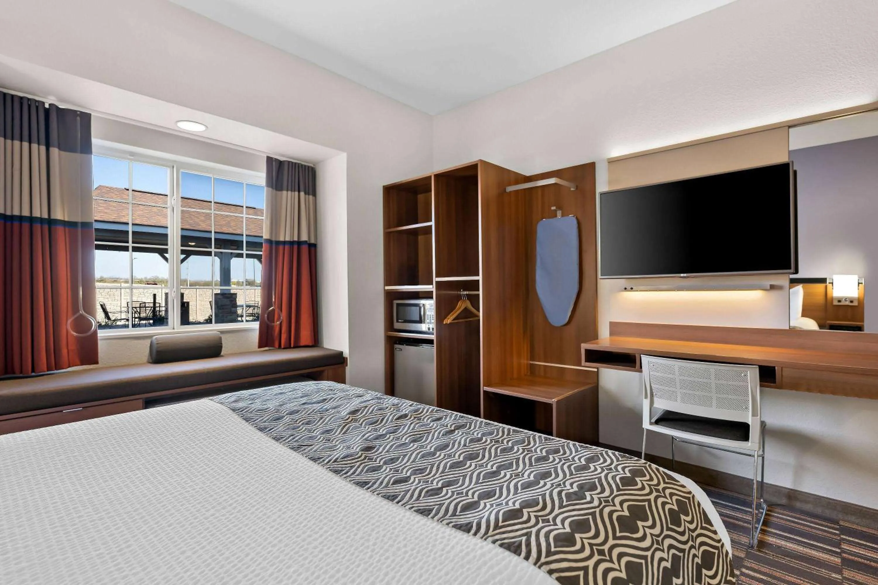 Bed in Microtel Inn & Suites by Wyndham Sweetwater