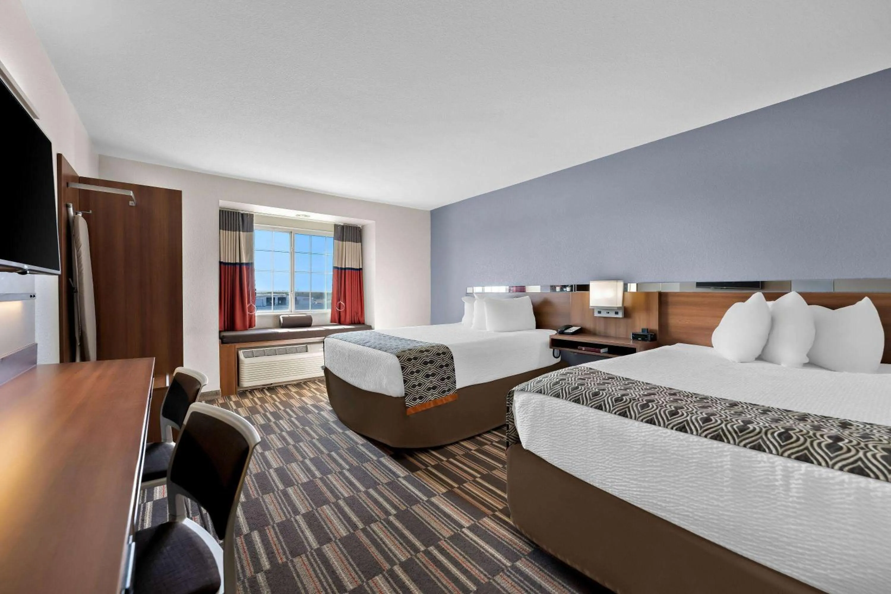 Bed in Microtel Inn & Suites by Wyndham Sweetwater