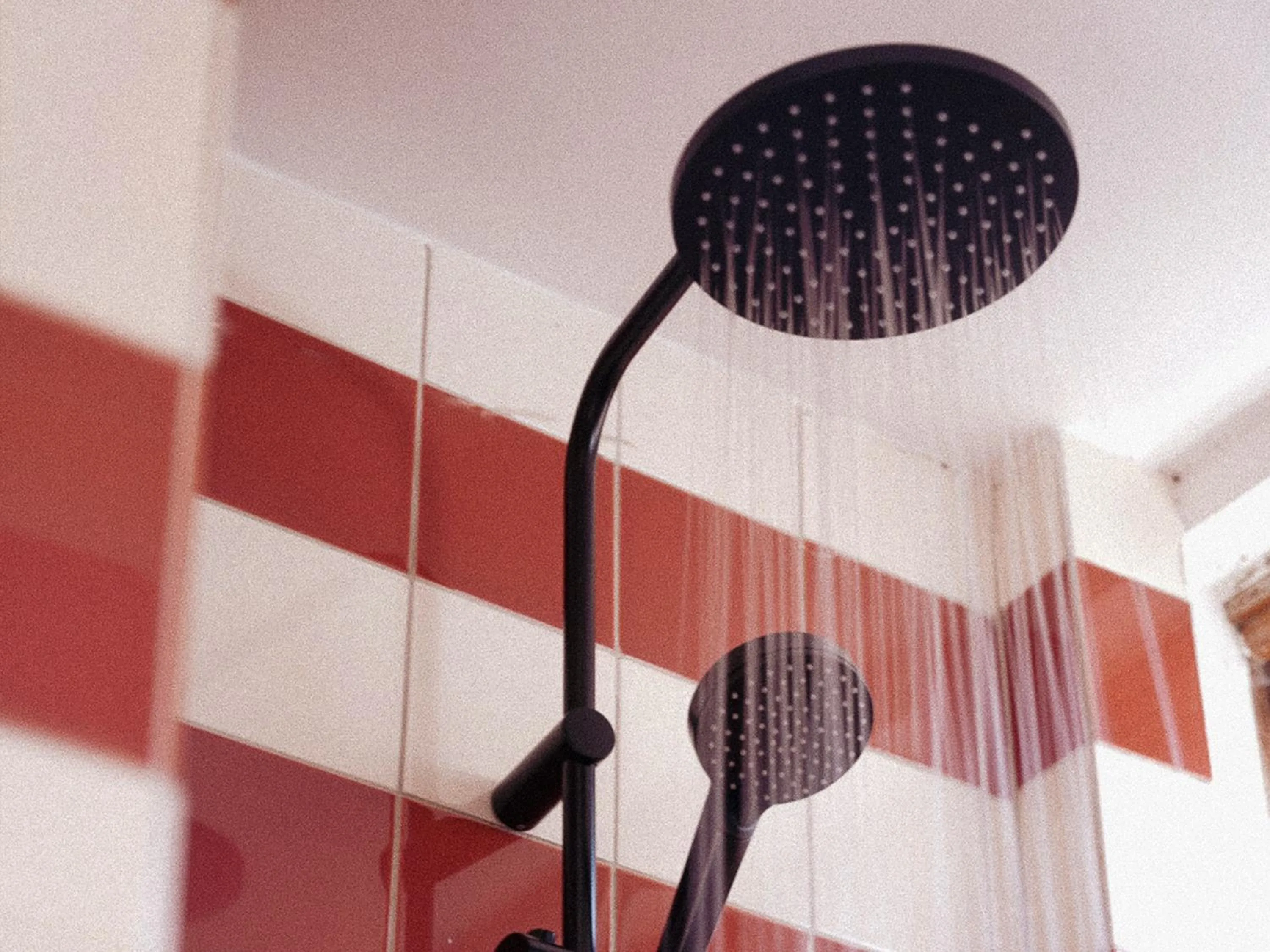 Shower in Céline & Lolo