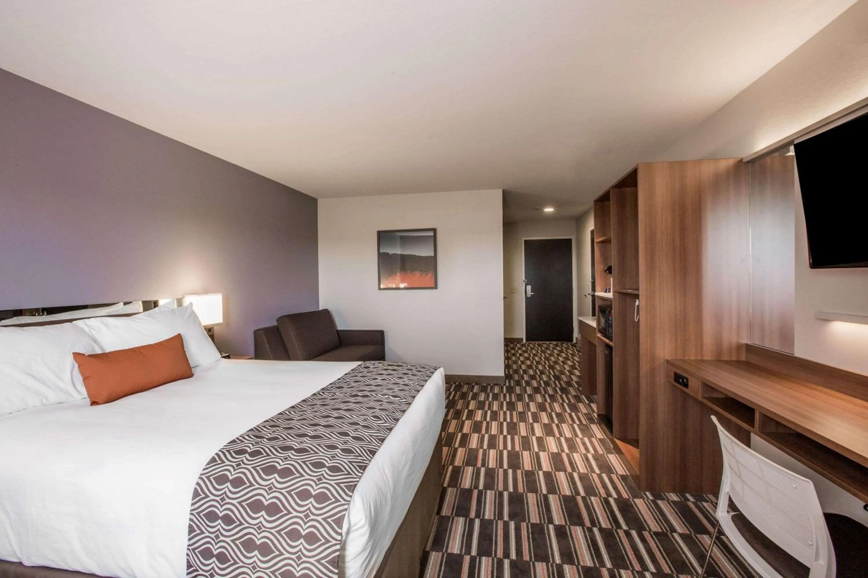 Photo of the whole room, Bed in Microtel Inn & Suites by Wyndham Tioga