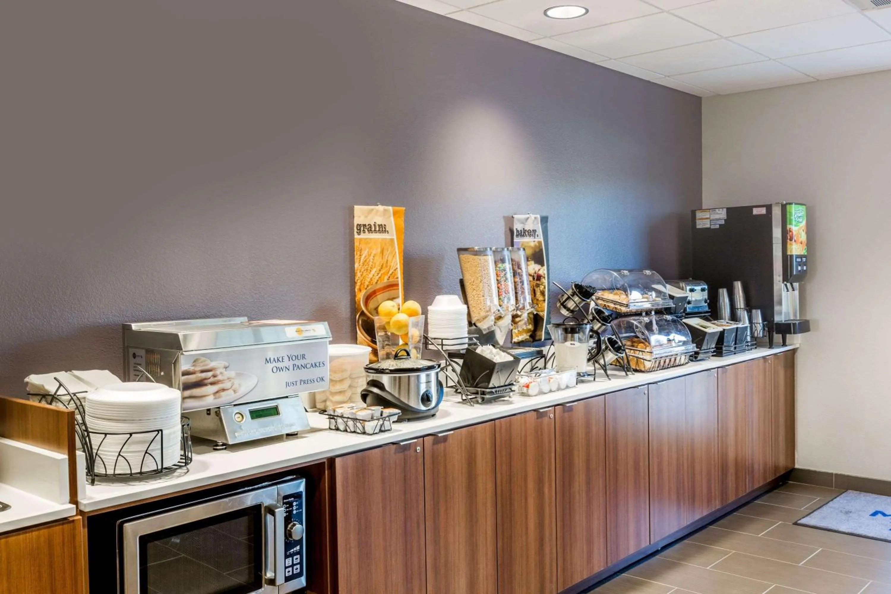 Restaurant/places to eat in Microtel Inn & Suites by Wyndham Tioga