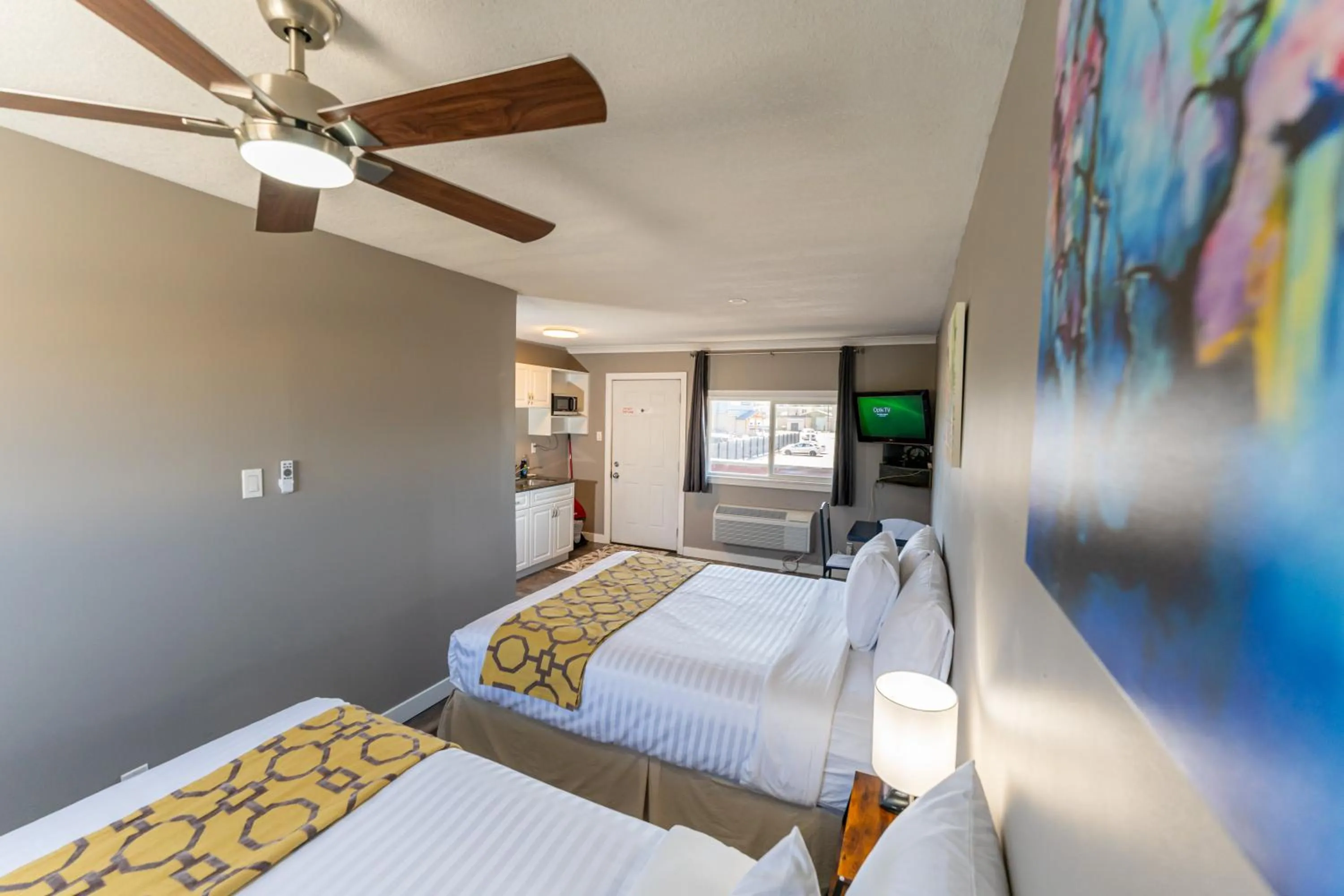 TV and multimedia, Bed in Hinton Highway Inn