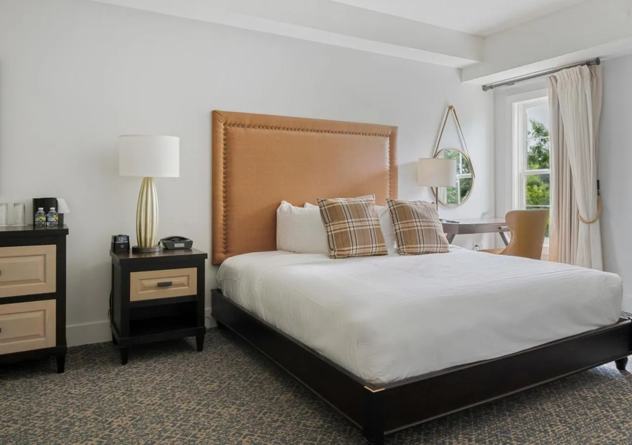 Bedroom, Bed in The Inn at Chesapeake Bay Beach Club