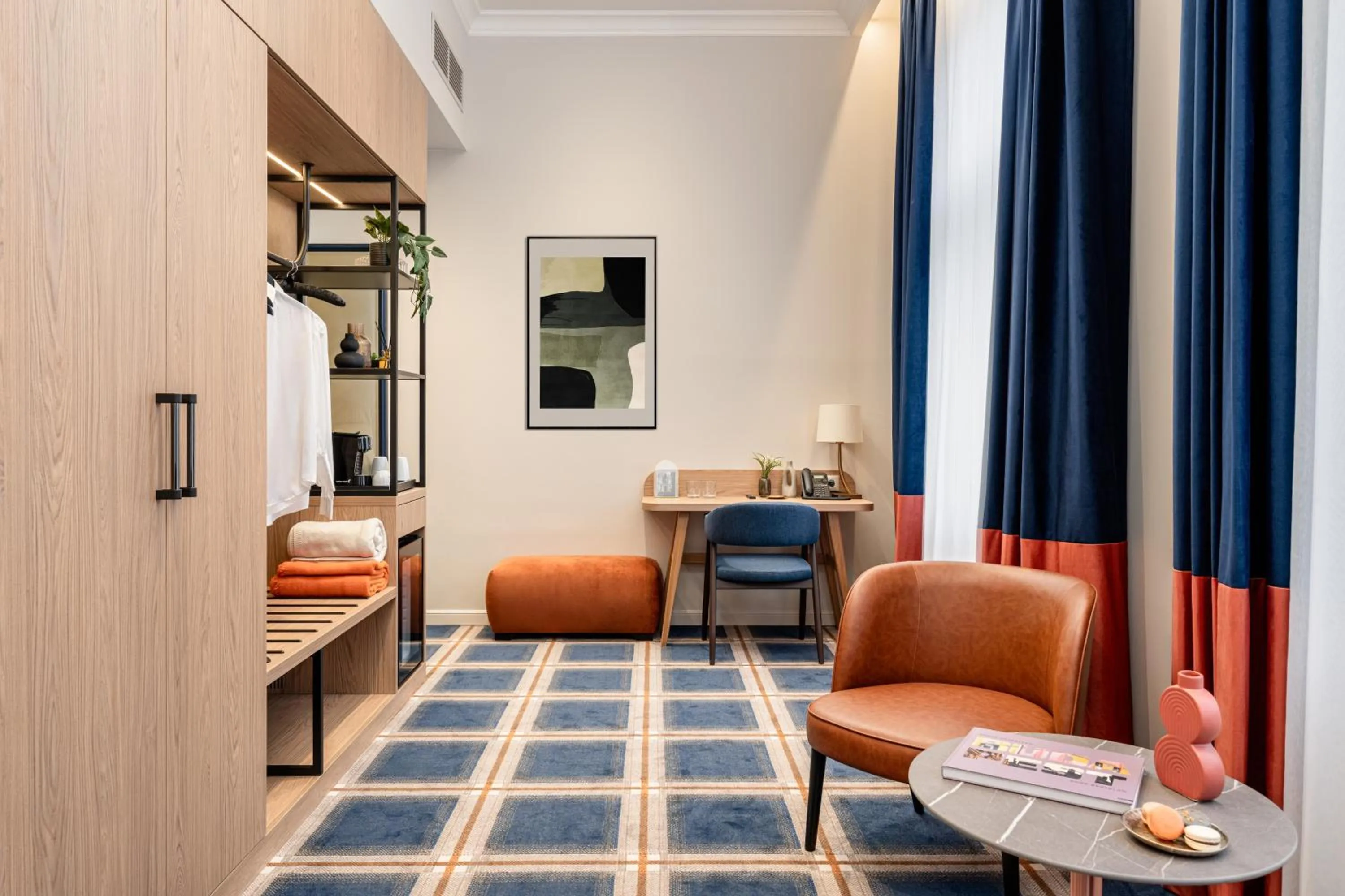 Photo of the whole room, Bed in BasiliQ Hotel