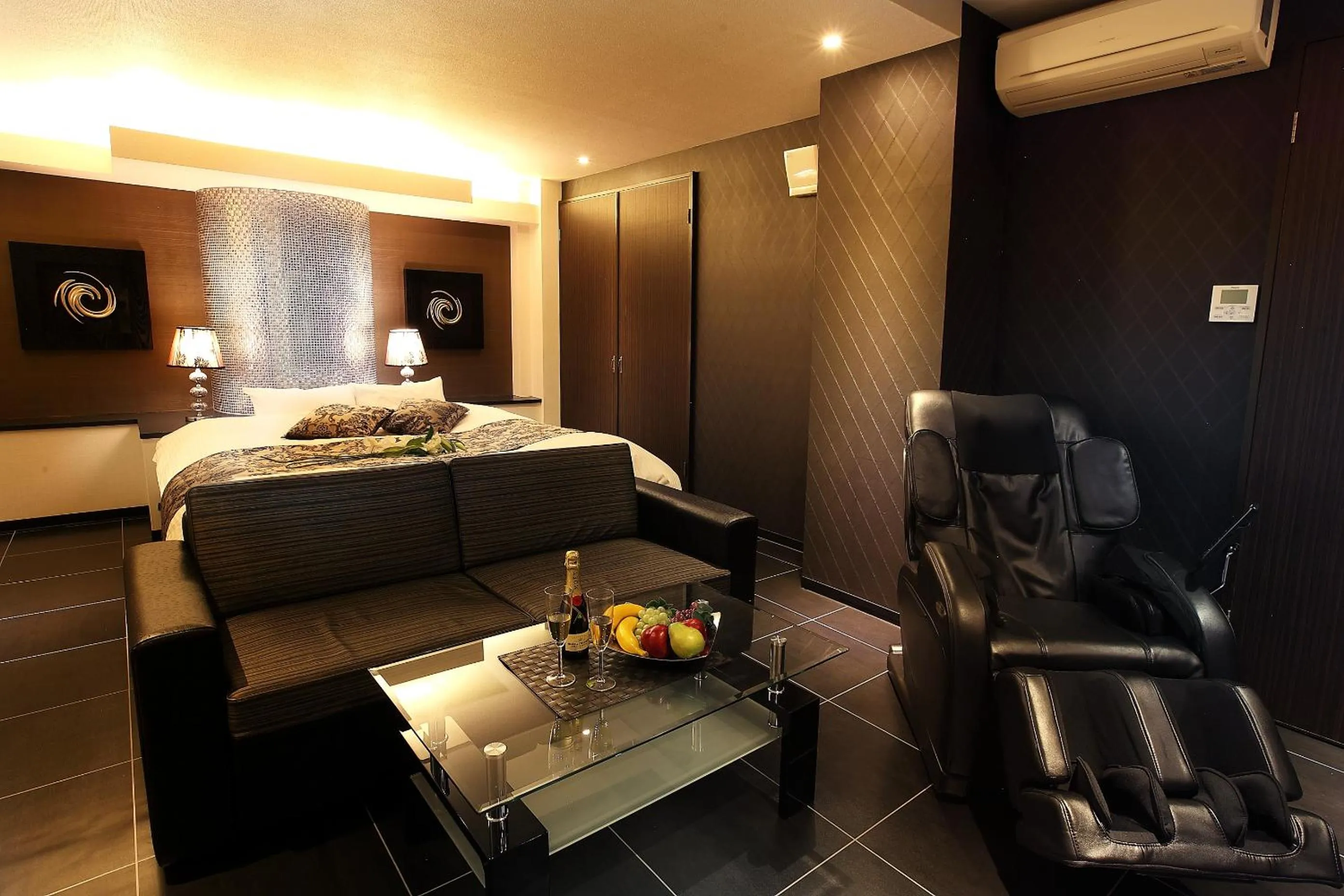 Bed in Hotel L'eclair (Adult Only)