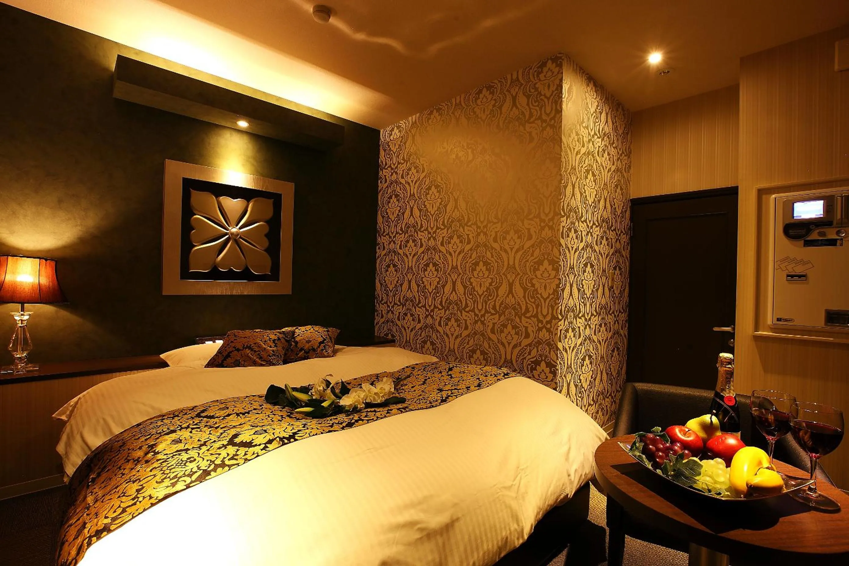 Bed in Hotel L'eclair (Adult Only)