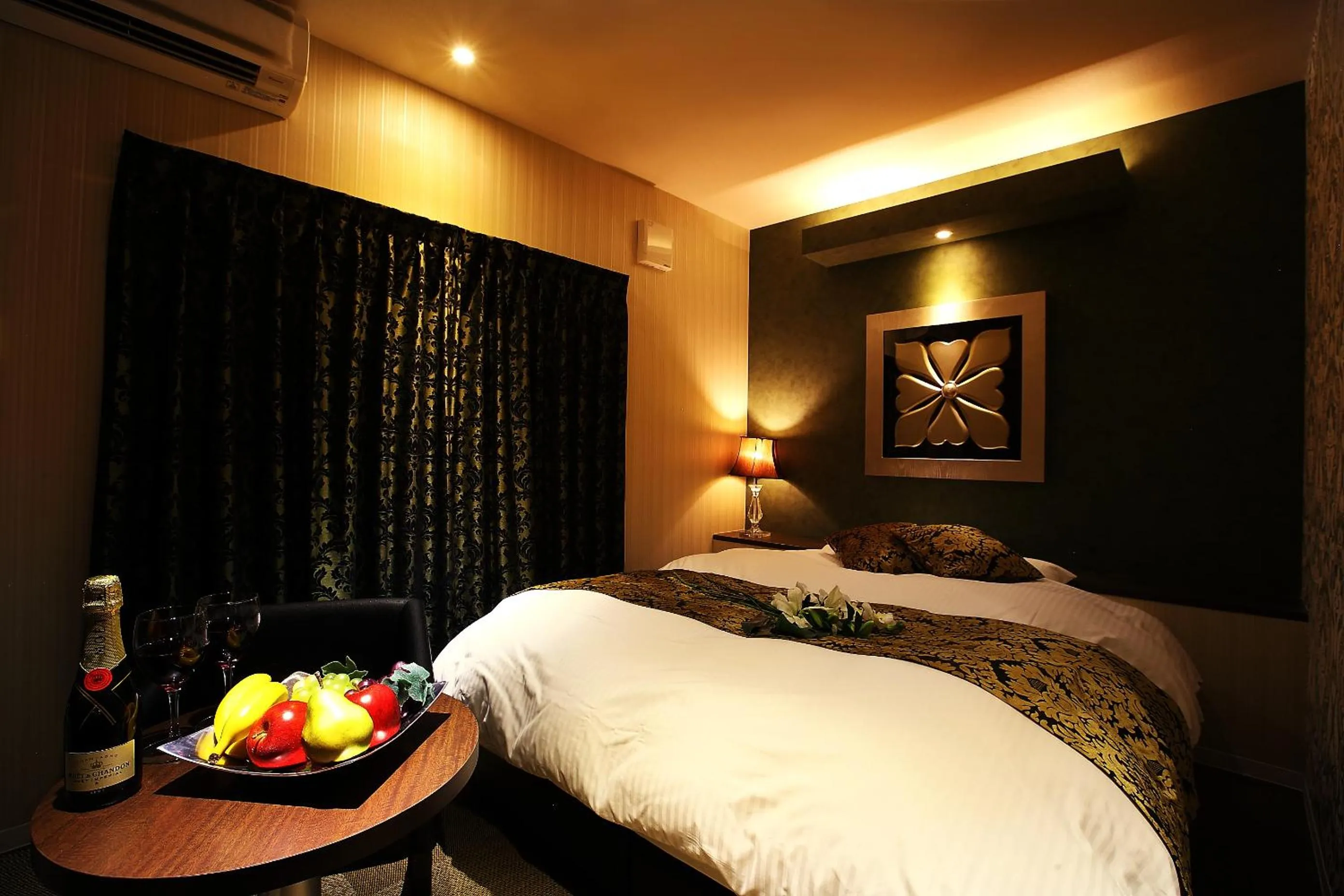 Bed in Hotel L'eclair (Adult Only)