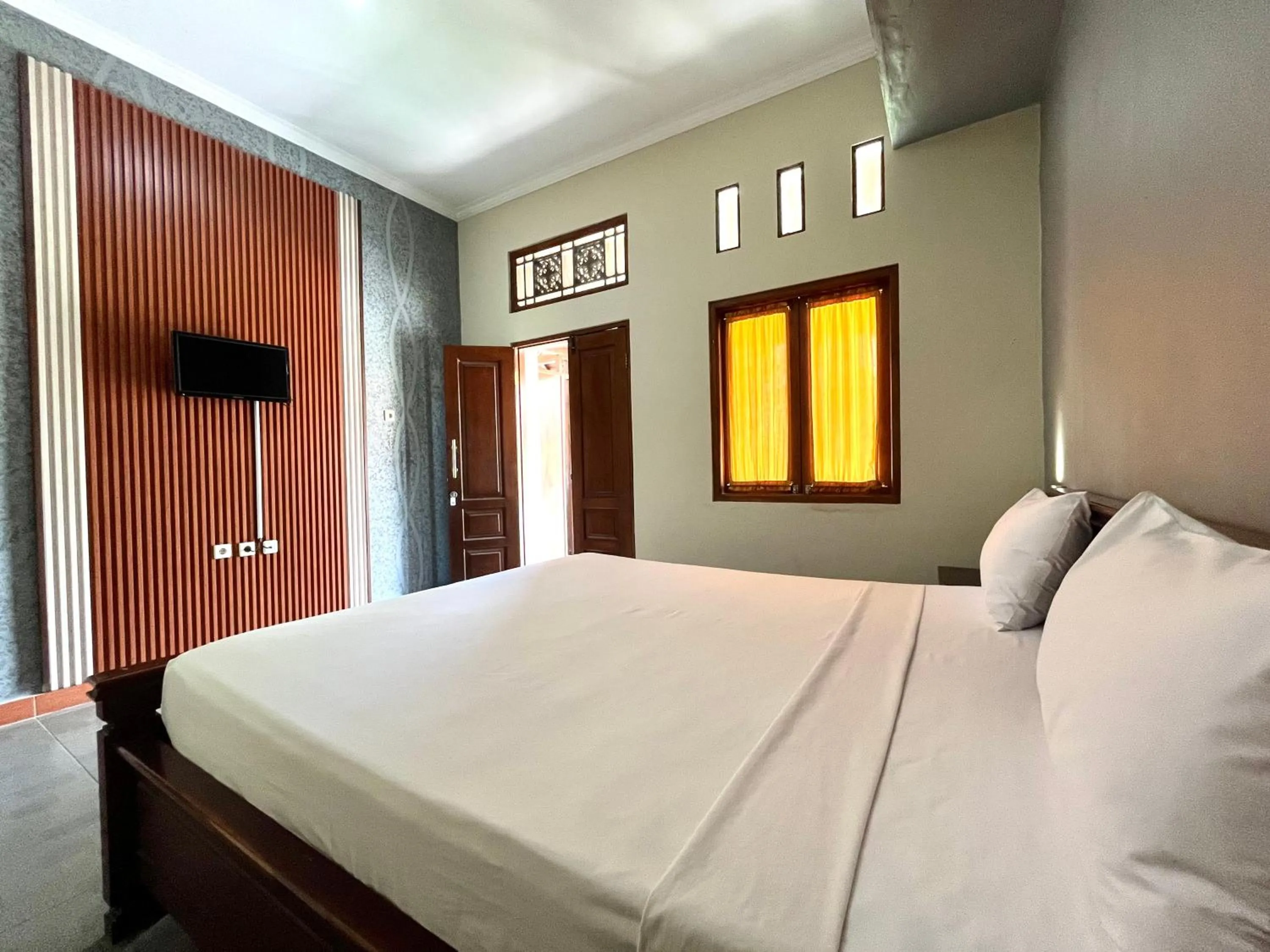 Bed in Prabhu Suites