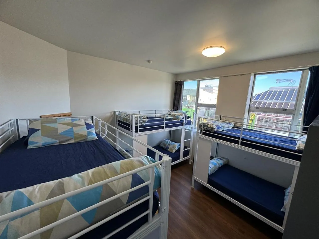 Photo of the whole room, Bed in Backpackers Central Hamilton