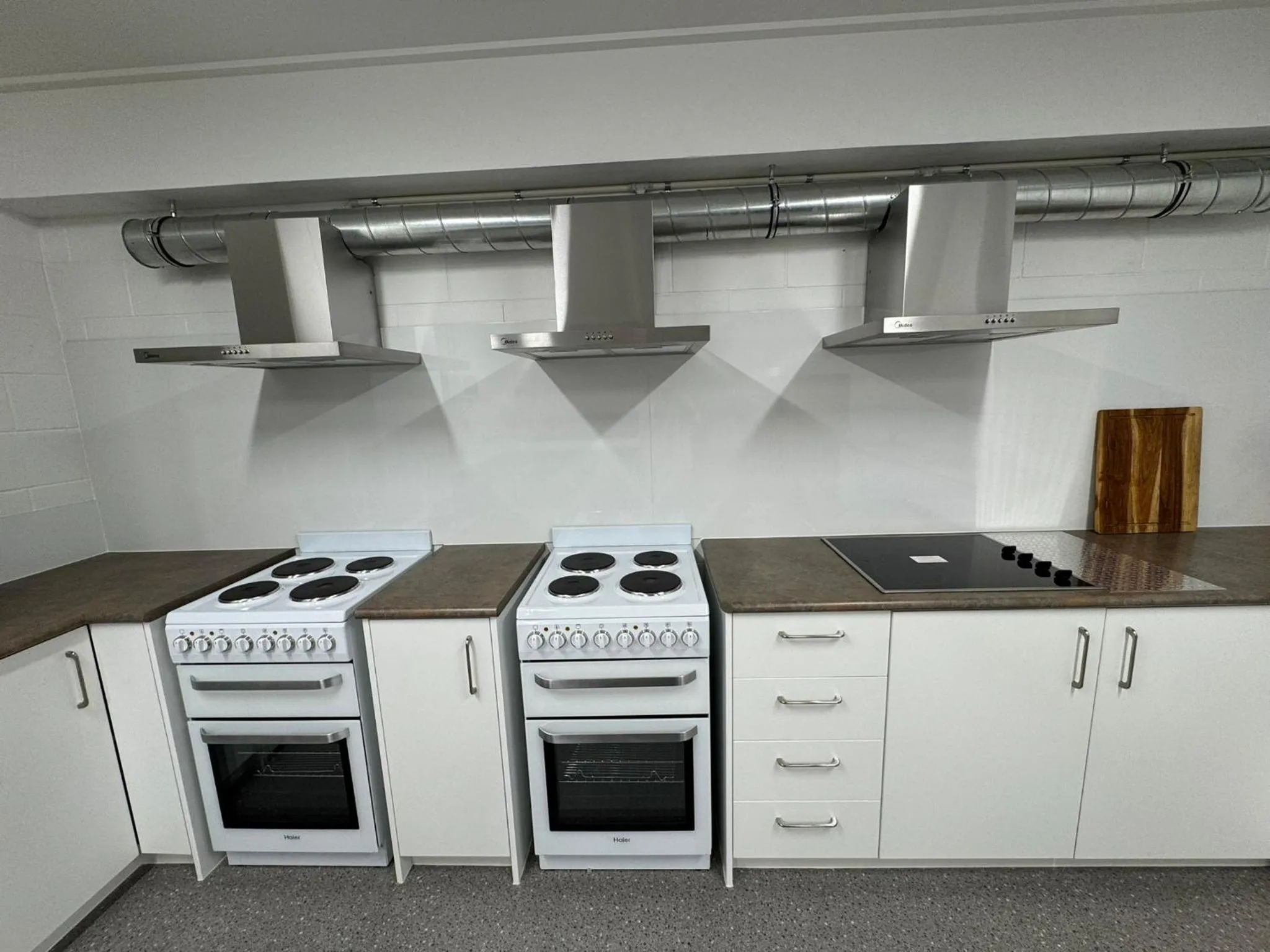 Kitchen or kitchenette in Backpackers Central Hamilton