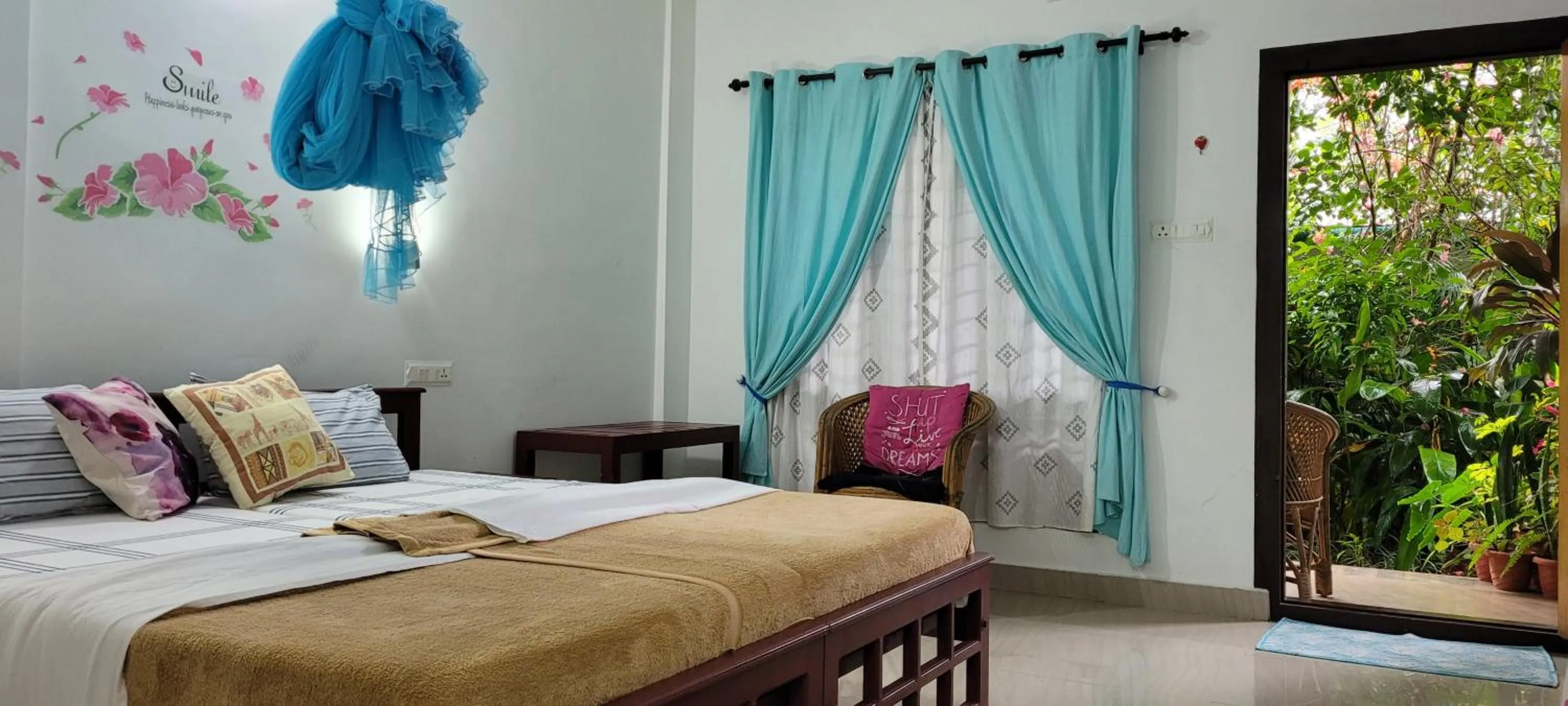 Bed in Periyar Inn