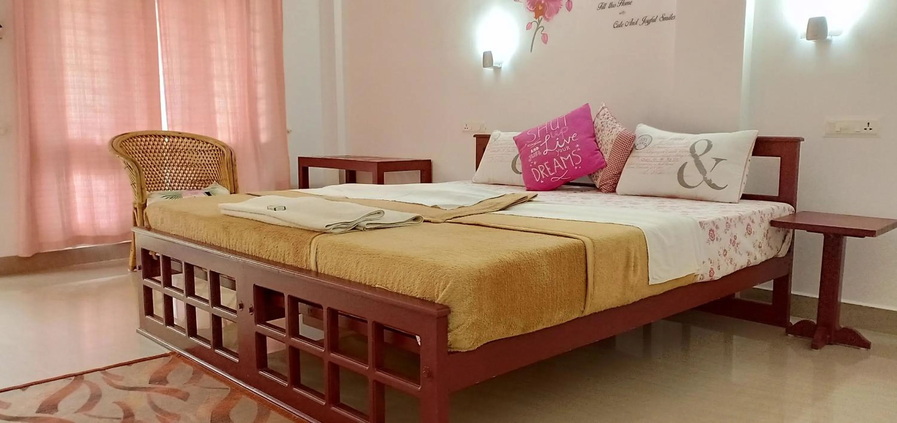 Bed in Periyar Inn