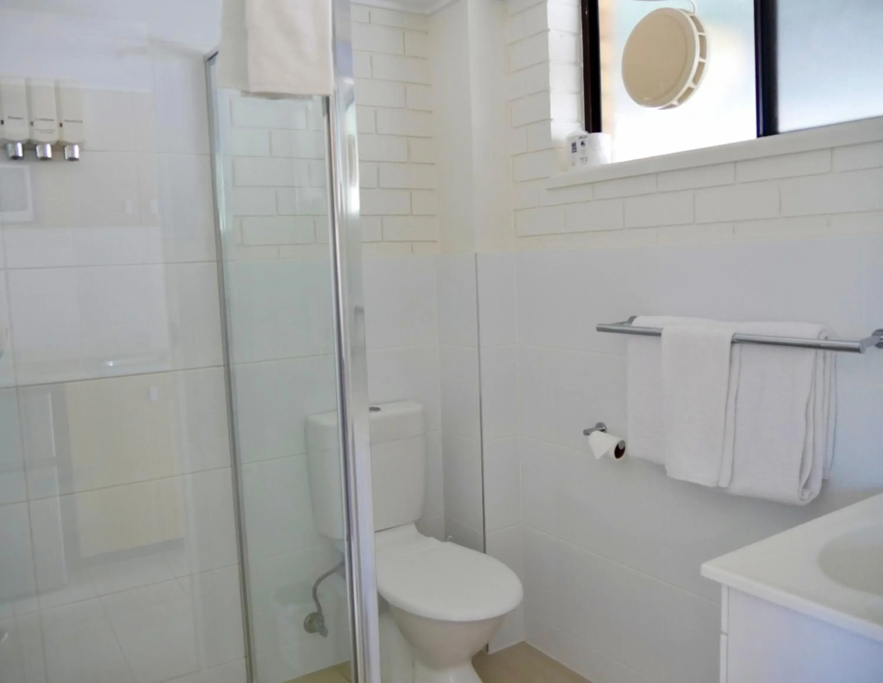 Standard Twin Room in Tannum On The Beach Motel Standard Twin Room in Tannum On The Beach Motel