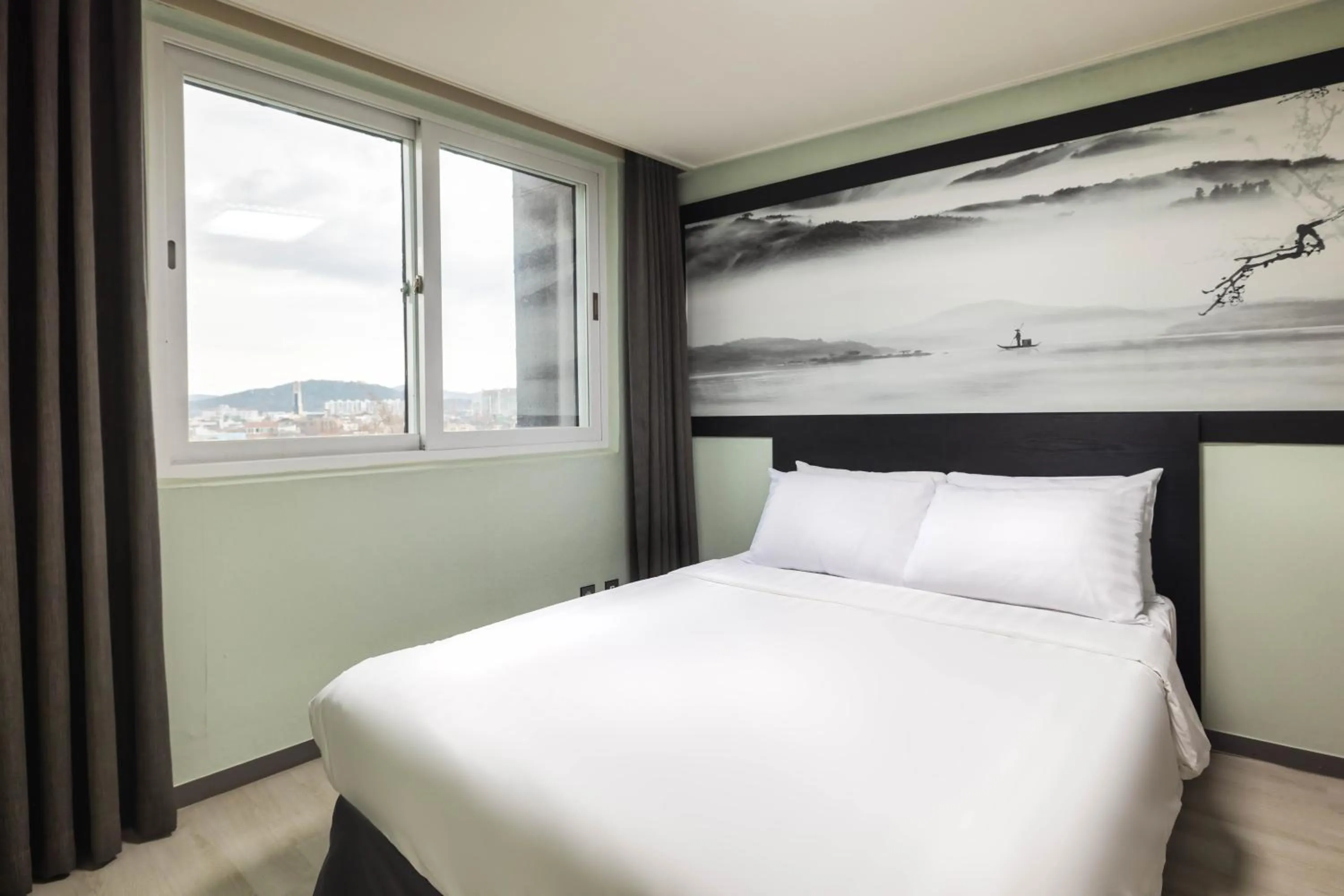 Bedroom, Bed in KensingtonResort JirisanNamwon