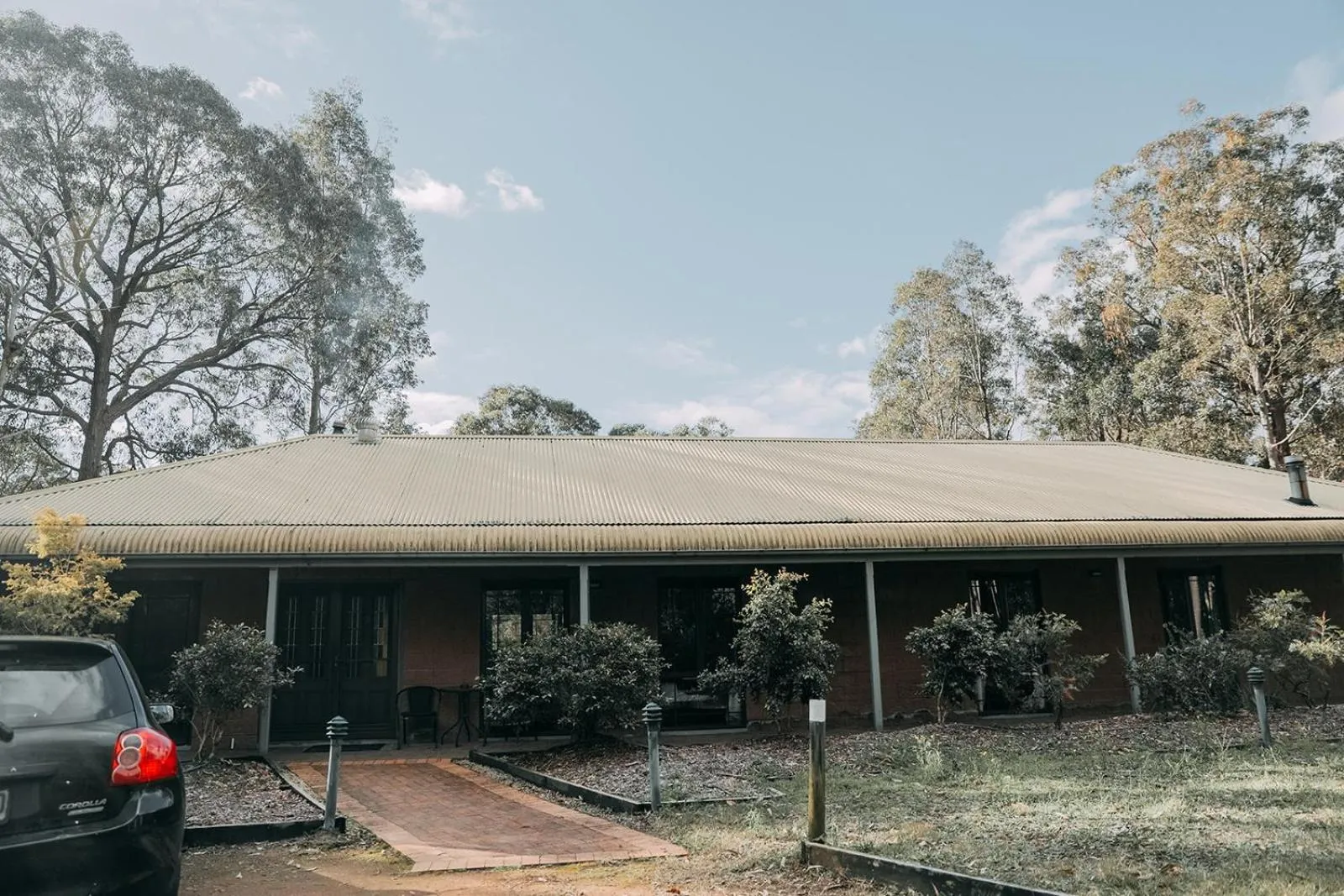 Facade/entrance in Hunter Valley Retreat