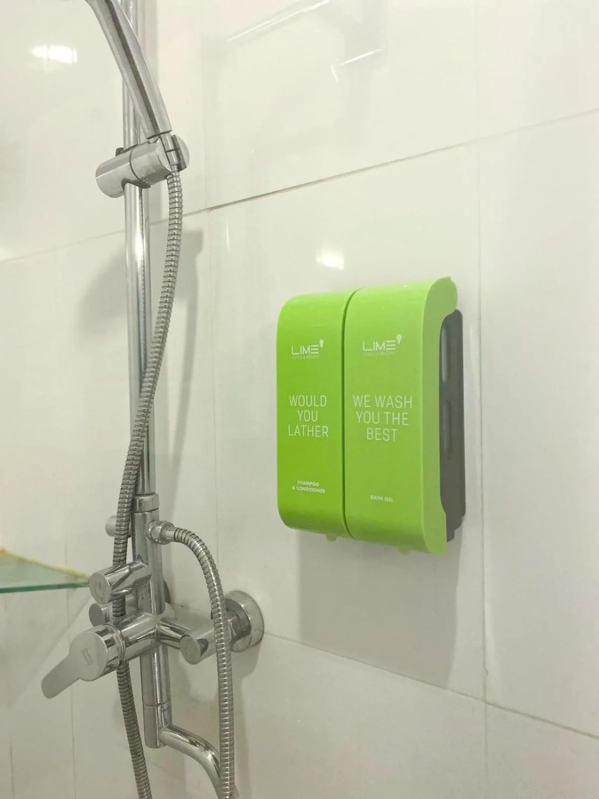 Shower in Lime Hotel Boracay