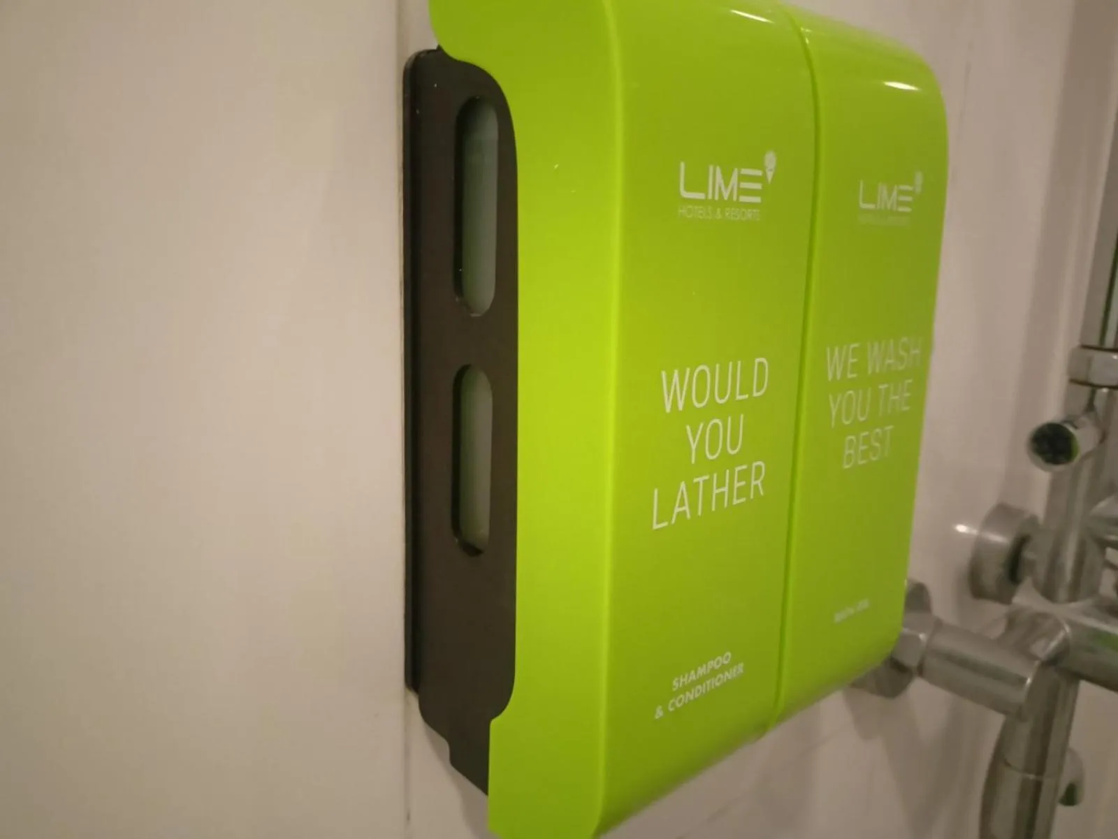 Shower in Lime Hotel Boracay