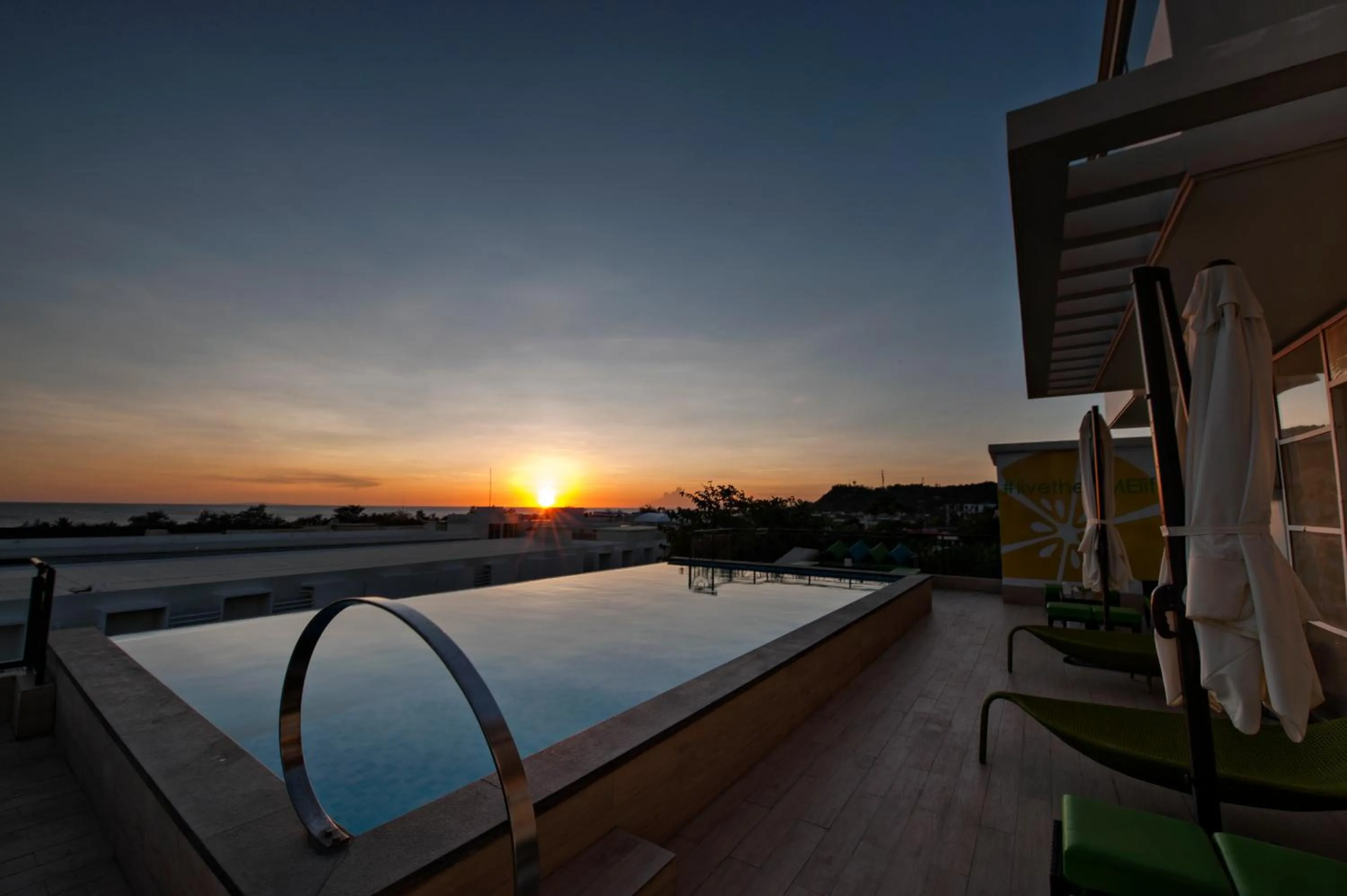 Swimming pool in Lime Hotel Boracay