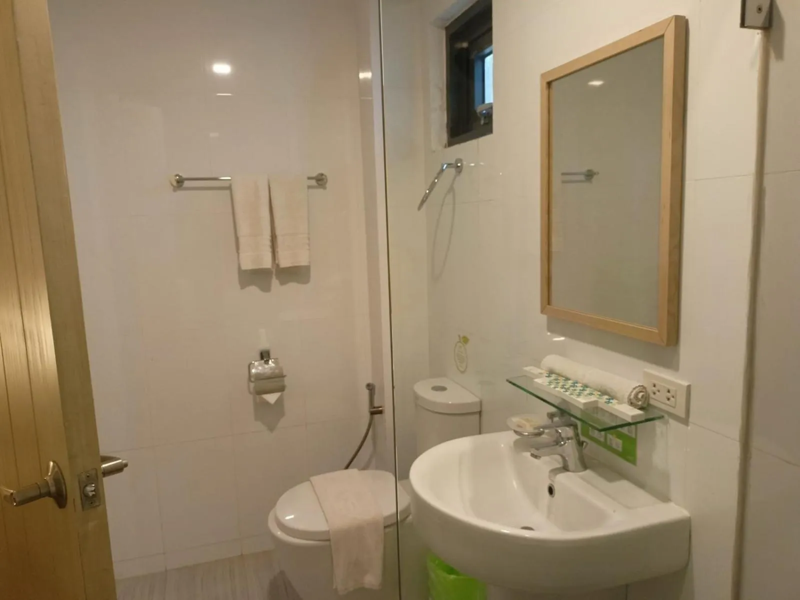 Shower in Lime Hotel Boracay