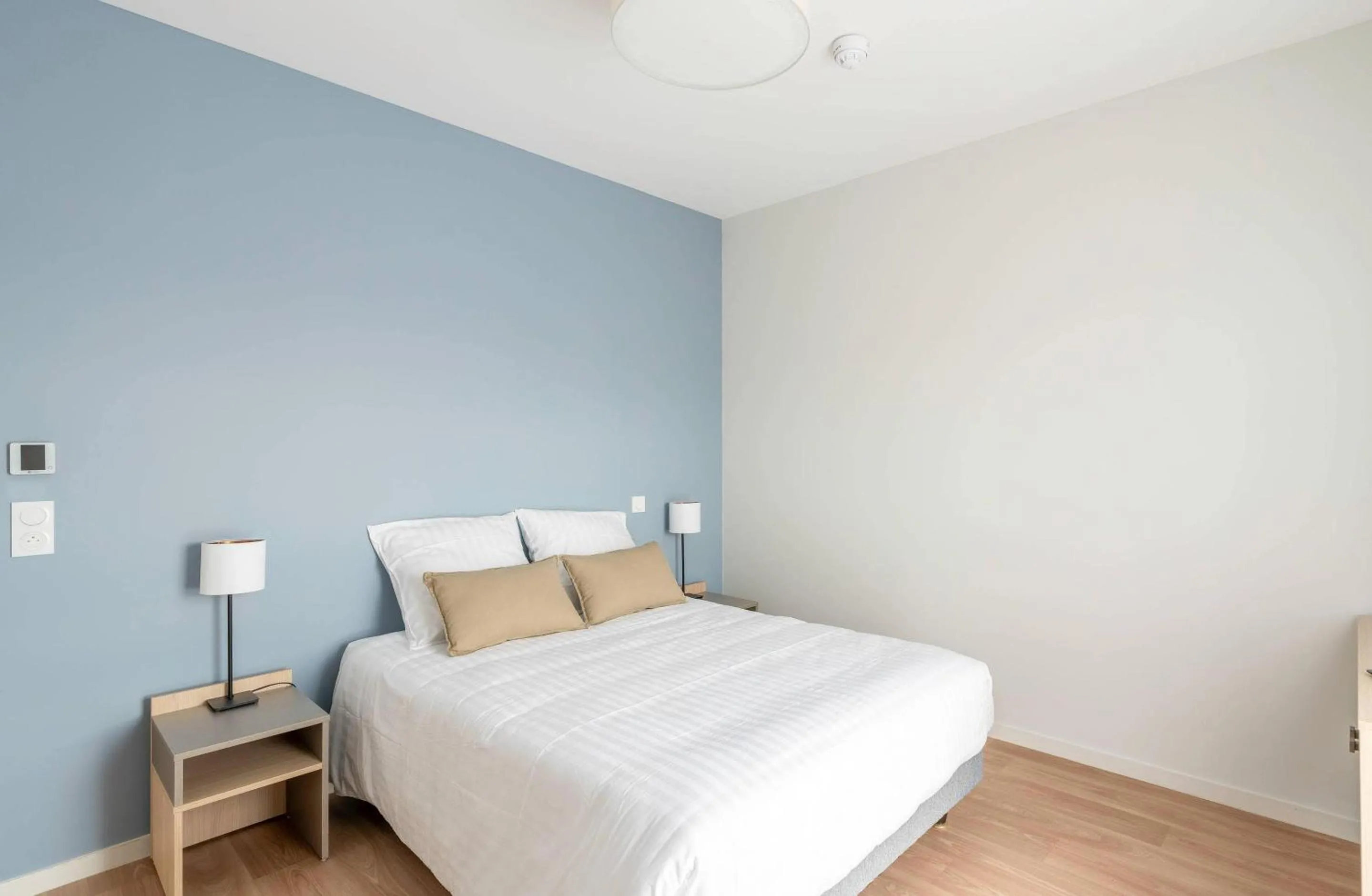 Bed in Quality Aparthotel Périgueux