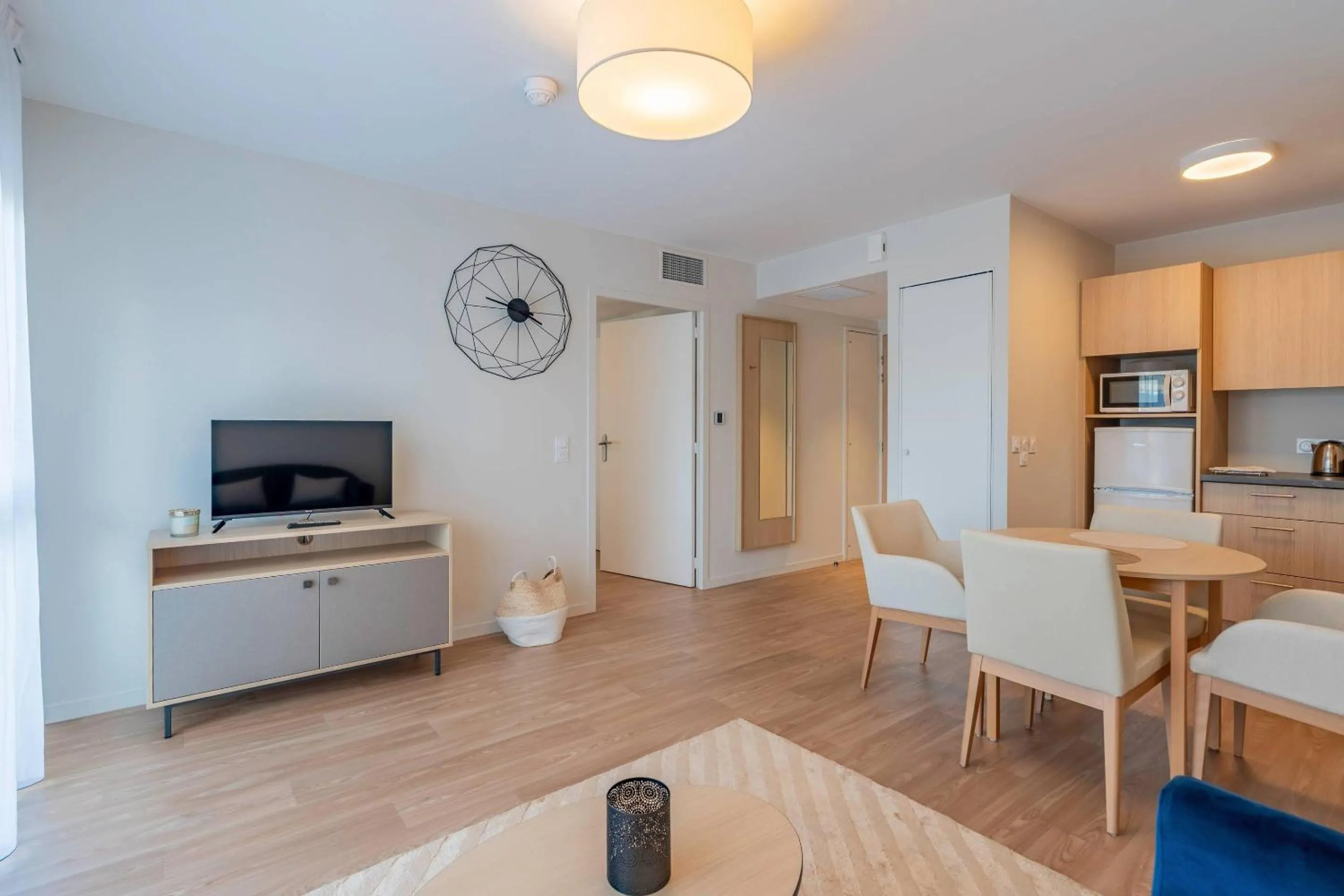 Kitchen or kitchenette in Quality Aparthotel Périgueux