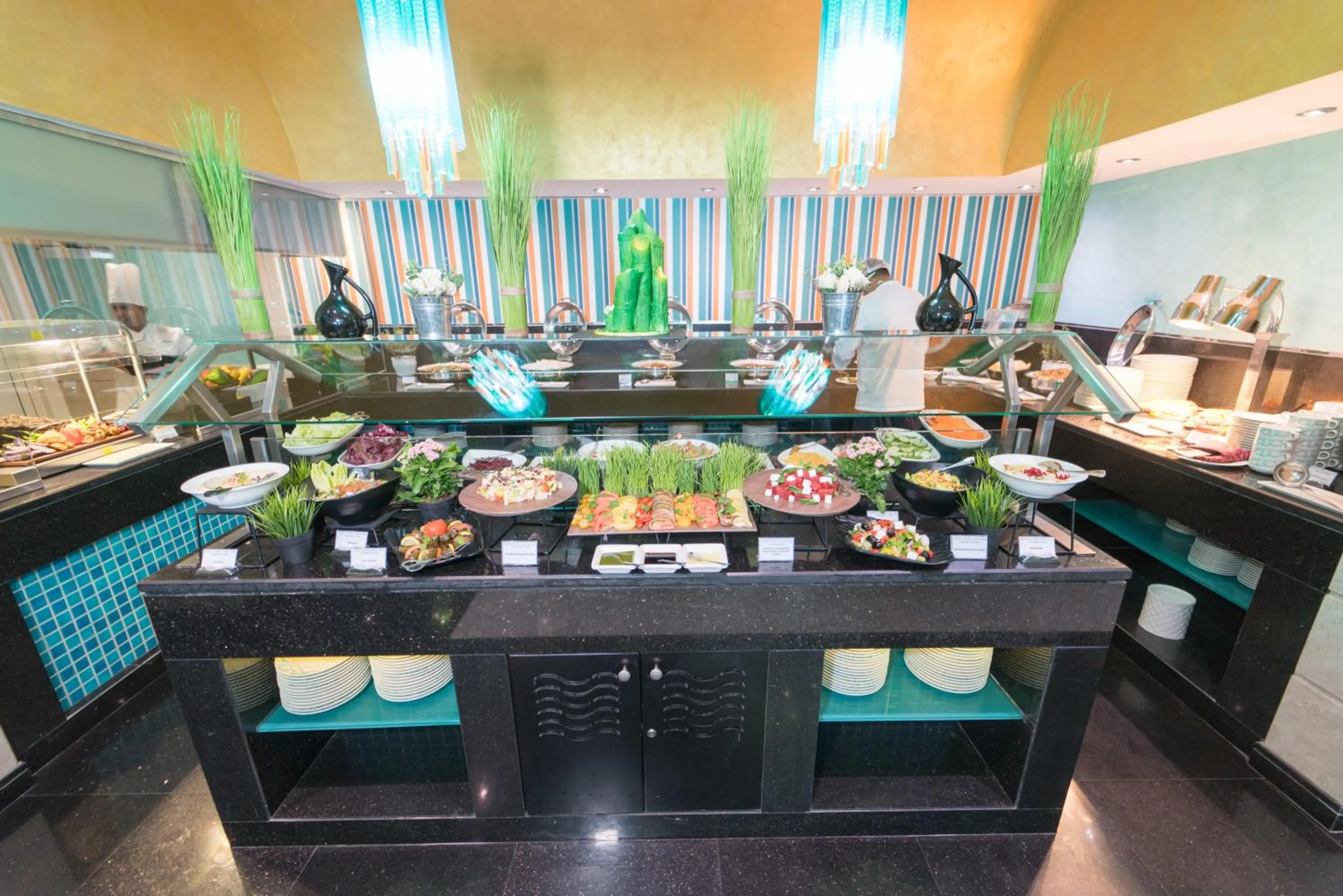 Restaurant/places to eat in Golden Tulip Downtown Abu Dhabi