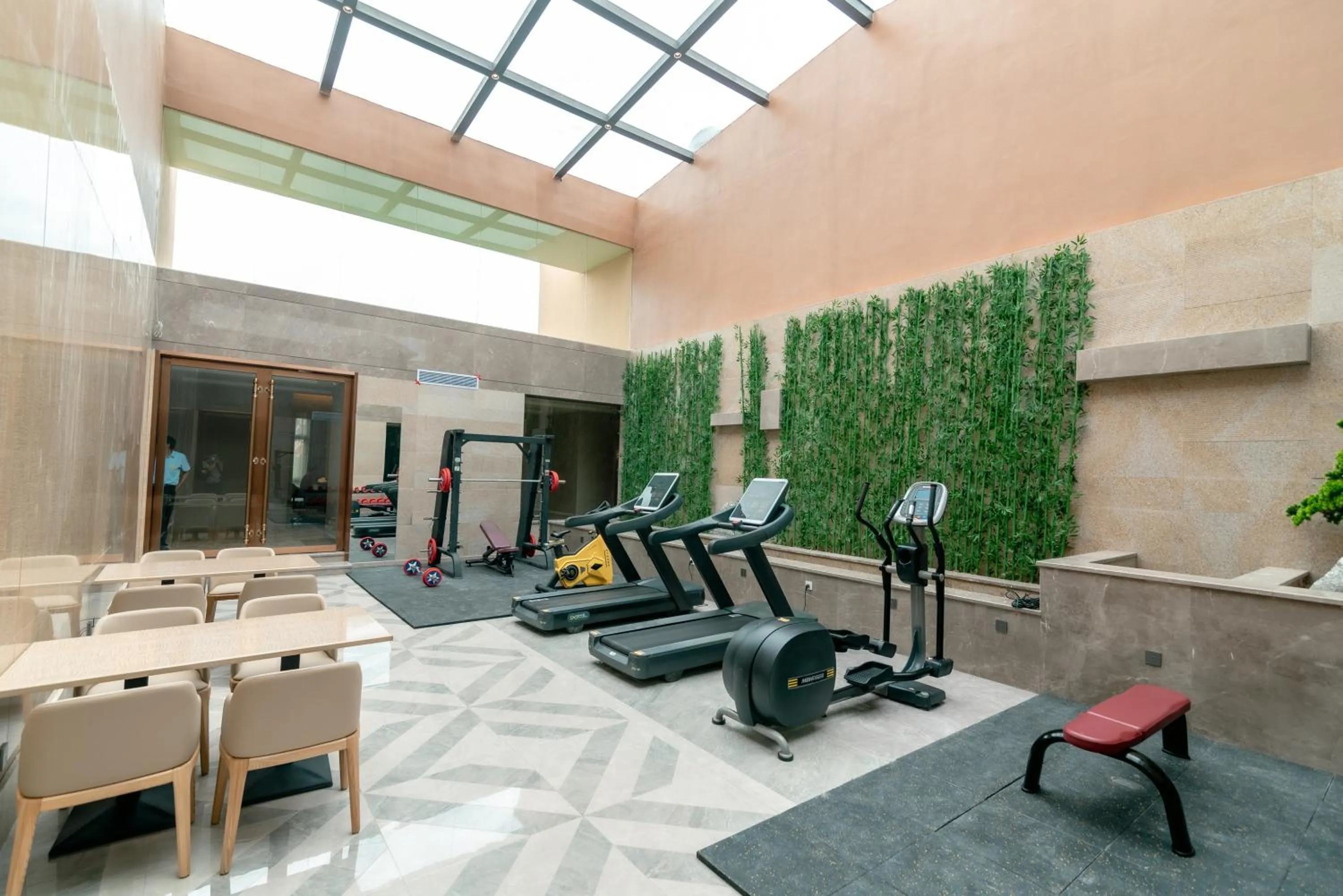 Fitness centre/facilities in ShengDa International Hotel